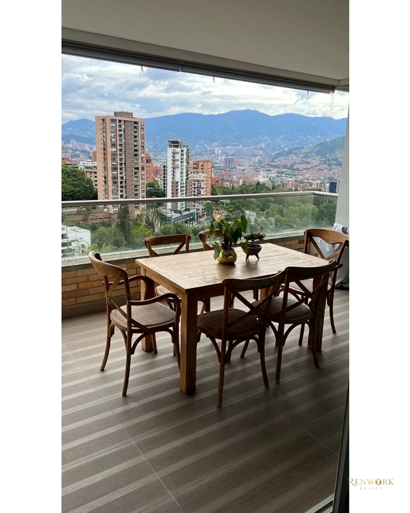 HERMOSO APARTAMENTO EN EL POBLADO PISO ALTO CERCA AL TESORO · foto 5