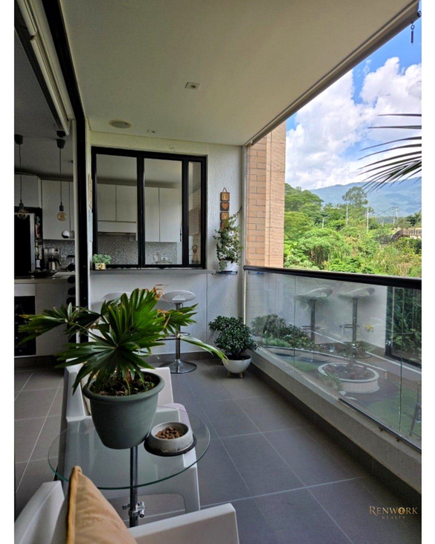 Vista de HERMOSO APARTAMENTO EN ENVIGADO LAS BRUJAS
