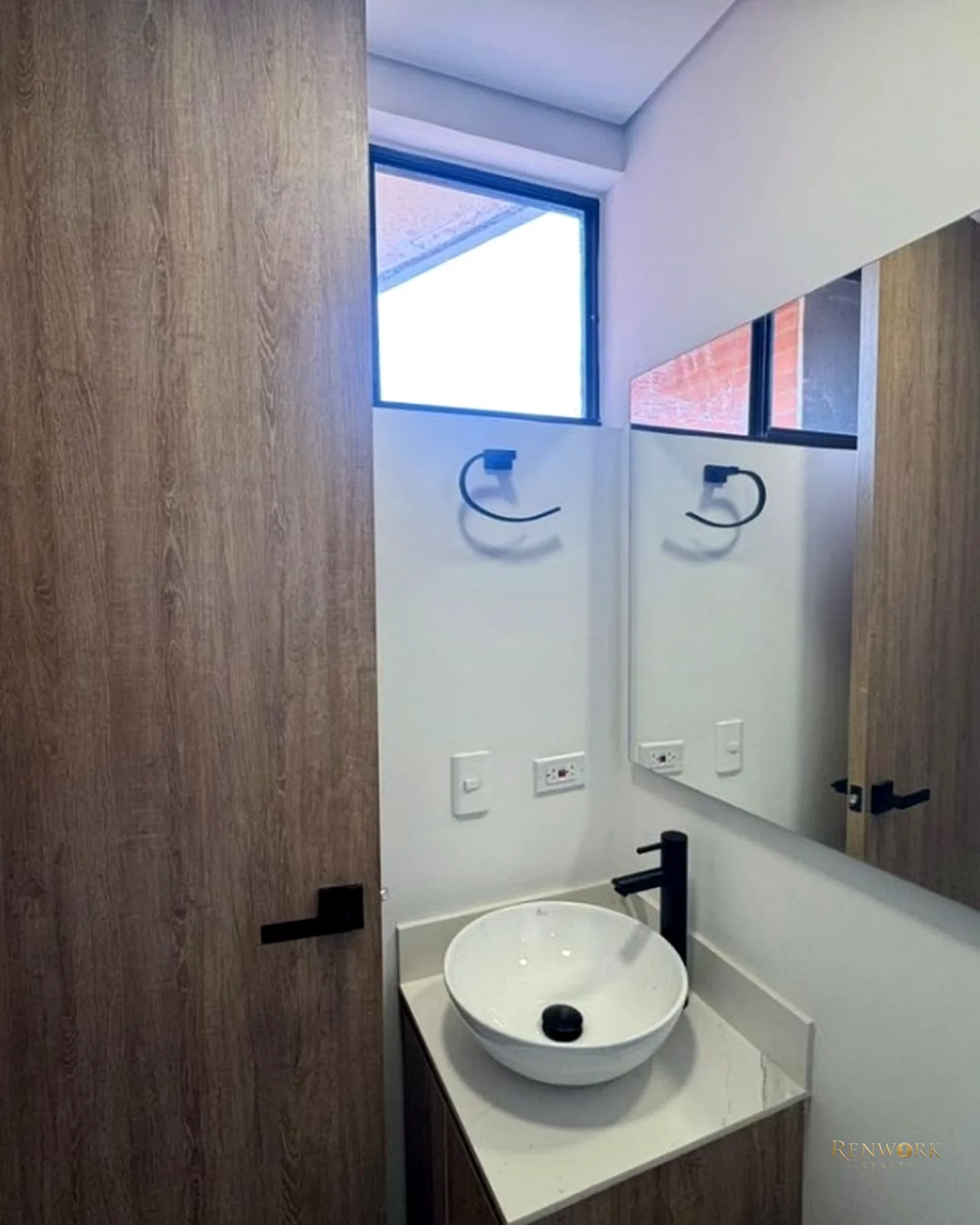 HERMOSO APARTAMENTO MODERNO - SECTOR FRONTERA ENVIGADO PARTE BAJA · foto 11