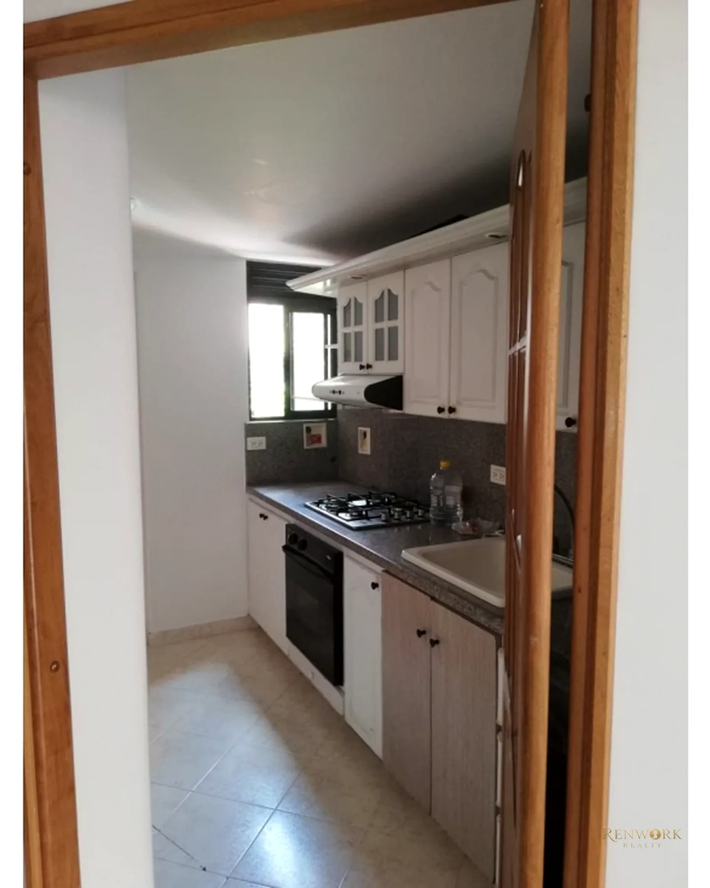 HERMOSO APARTAMENTO EN LAURELES SANTA TERESITA · foto 2