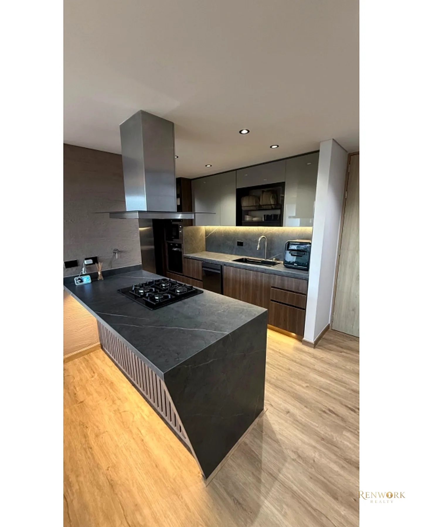 HERMOSO PENTHOUSE DUPLEX SECTOR EL ESMERALDAL · foto 6