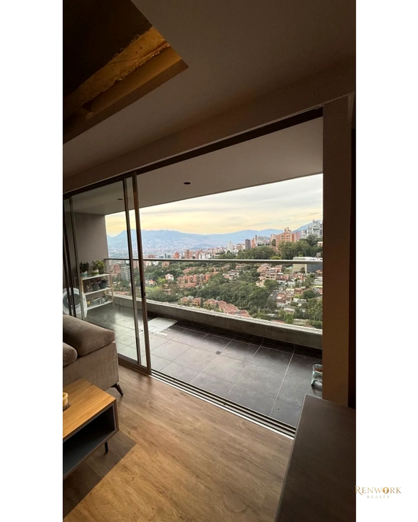 HERMOSO PENTHOUSE DUPLEX SECTOR EL ESMERALDAL · foto 18