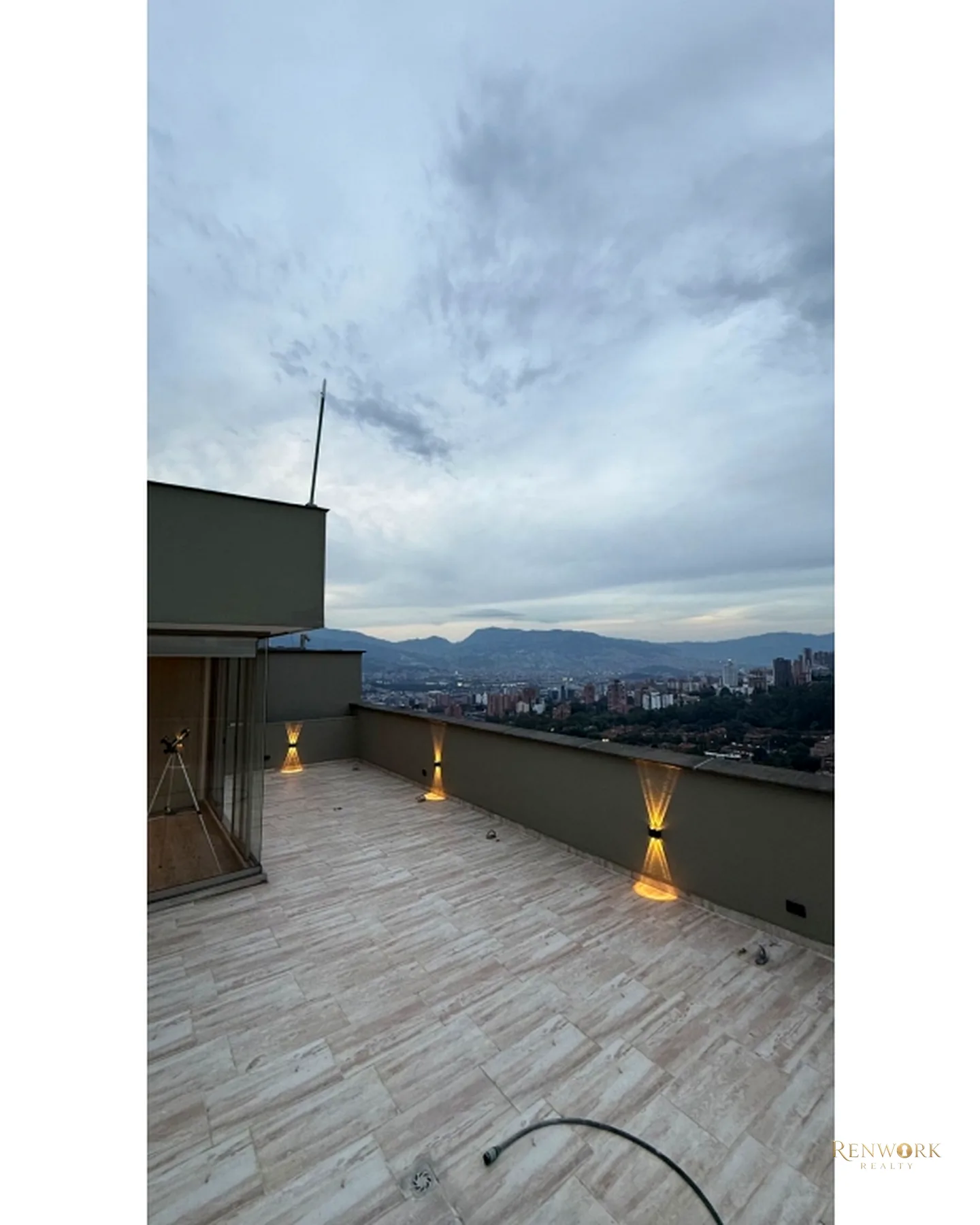 HERMOSO PENTHOUSE DUPLEX SECTOR EL ESMERALDAL · foto 17