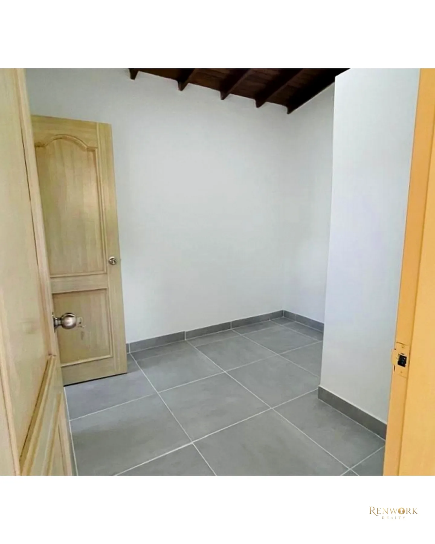 HERMOSO Y AMPLIO APARTAMENTO REMODELADO COMPLETAMENTE · foto 14