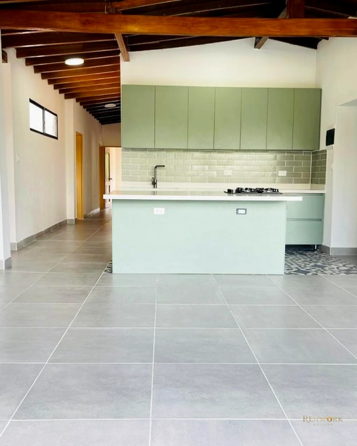 HERMOSO Y AMPLIO APARTAMENTO REMODELADO COMPLETAMENTE · foto 1
