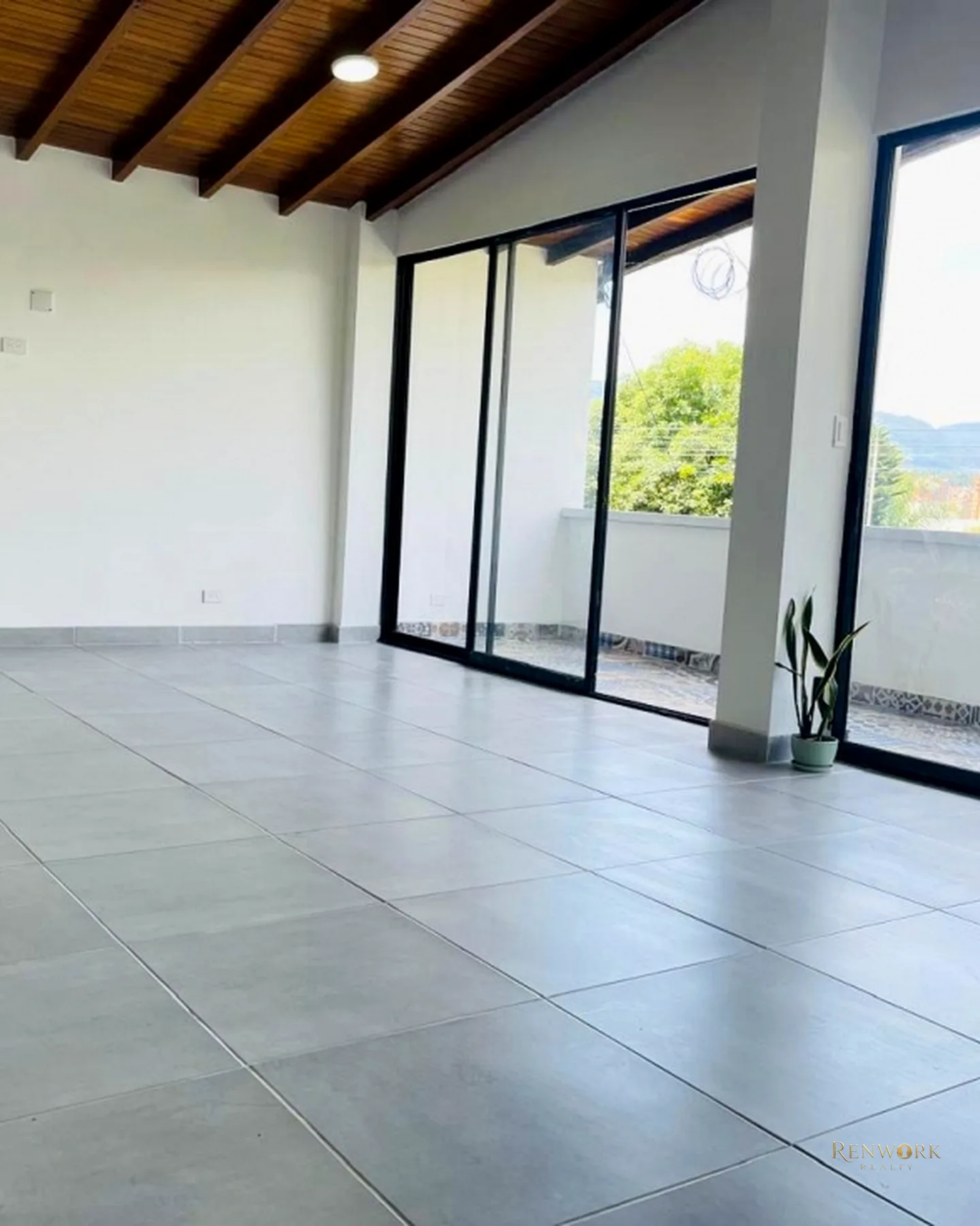 HERMOSO Y AMPLIO APARTAMENTO REMODELADO COMPLETAMENTE · foto 7