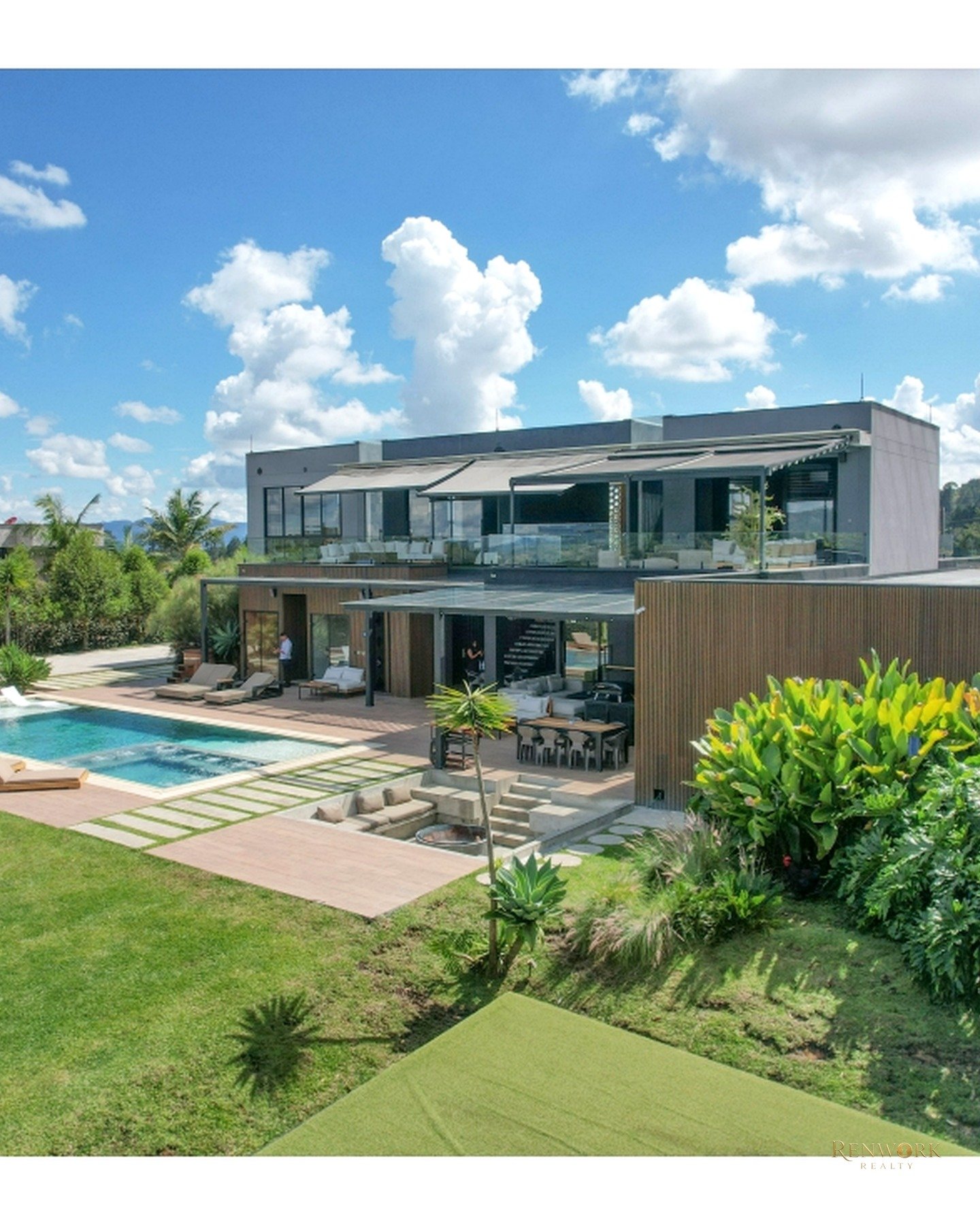 Vista de LA MEJOR CASA MODERNA DEL ORIENTE ANTIOQUEÑO ($20.000MILLONES)
