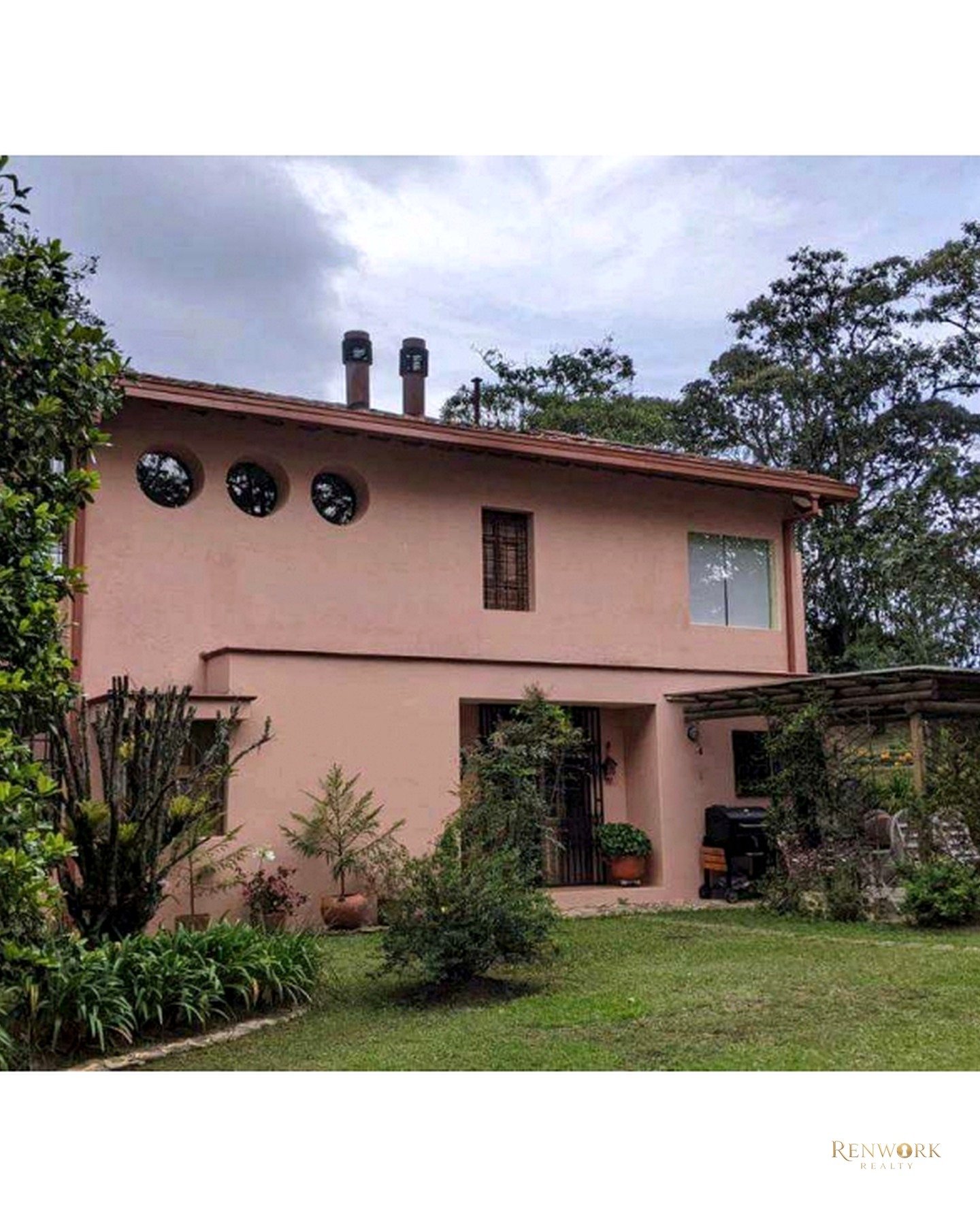 Vista de LINDA FINCA PARA LA VENTA EN SANTA ELENA