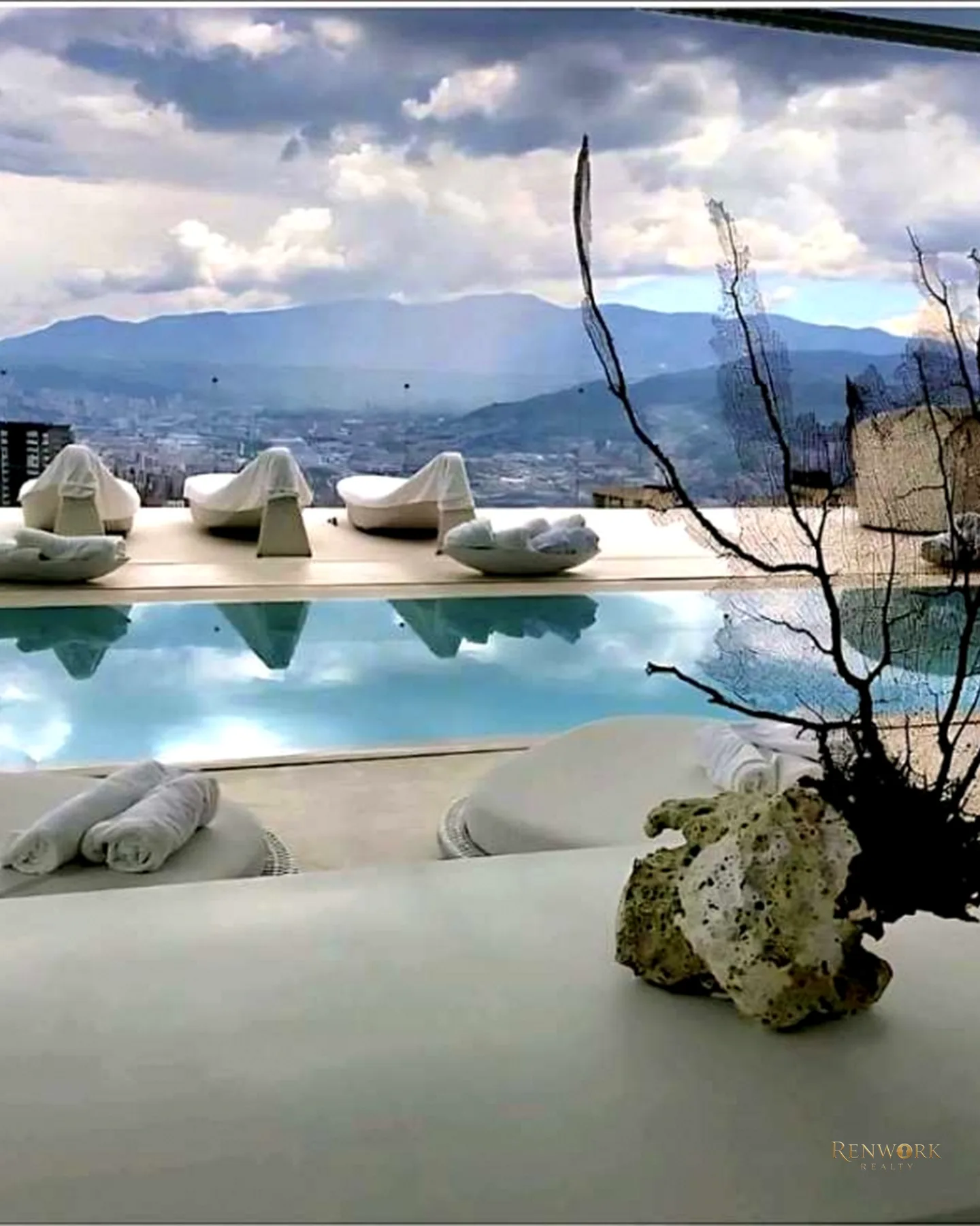 LUJOSA Y MODERNA CASA EN EL POBLADO VUA PALMAS CON PISCINA · foto 11