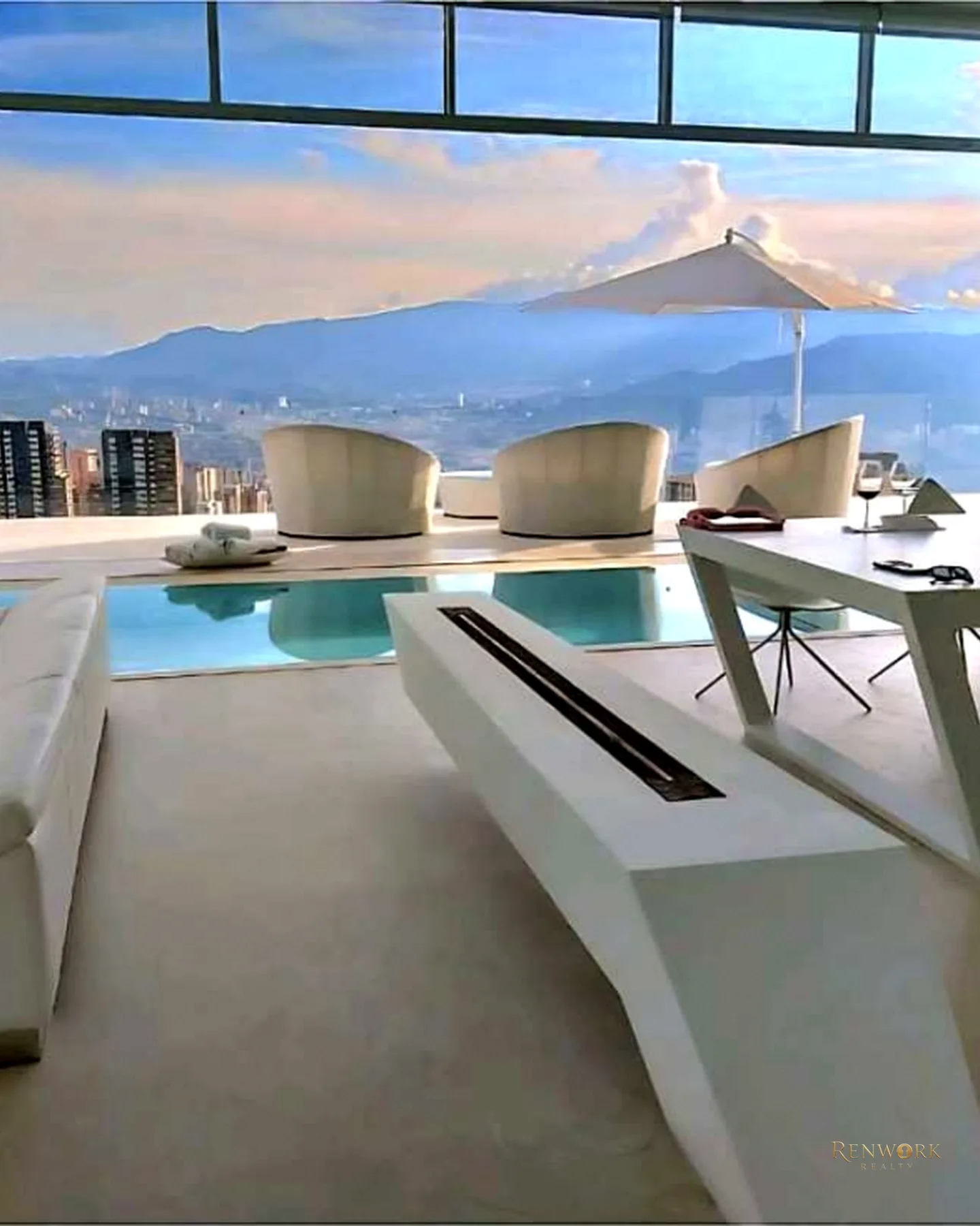 LUJOSA Y MODERNA CASA EN EL POBLADO VUA PALMAS CON PISCINA · foto 4