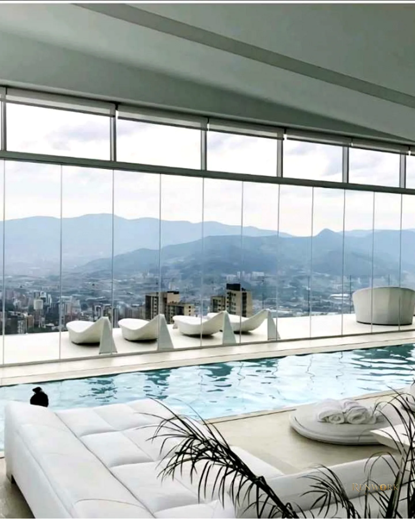 LUJOSA Y MODERNA CASA EN EL POBLADO VUA PALMAS CON PISCINA · foto 5