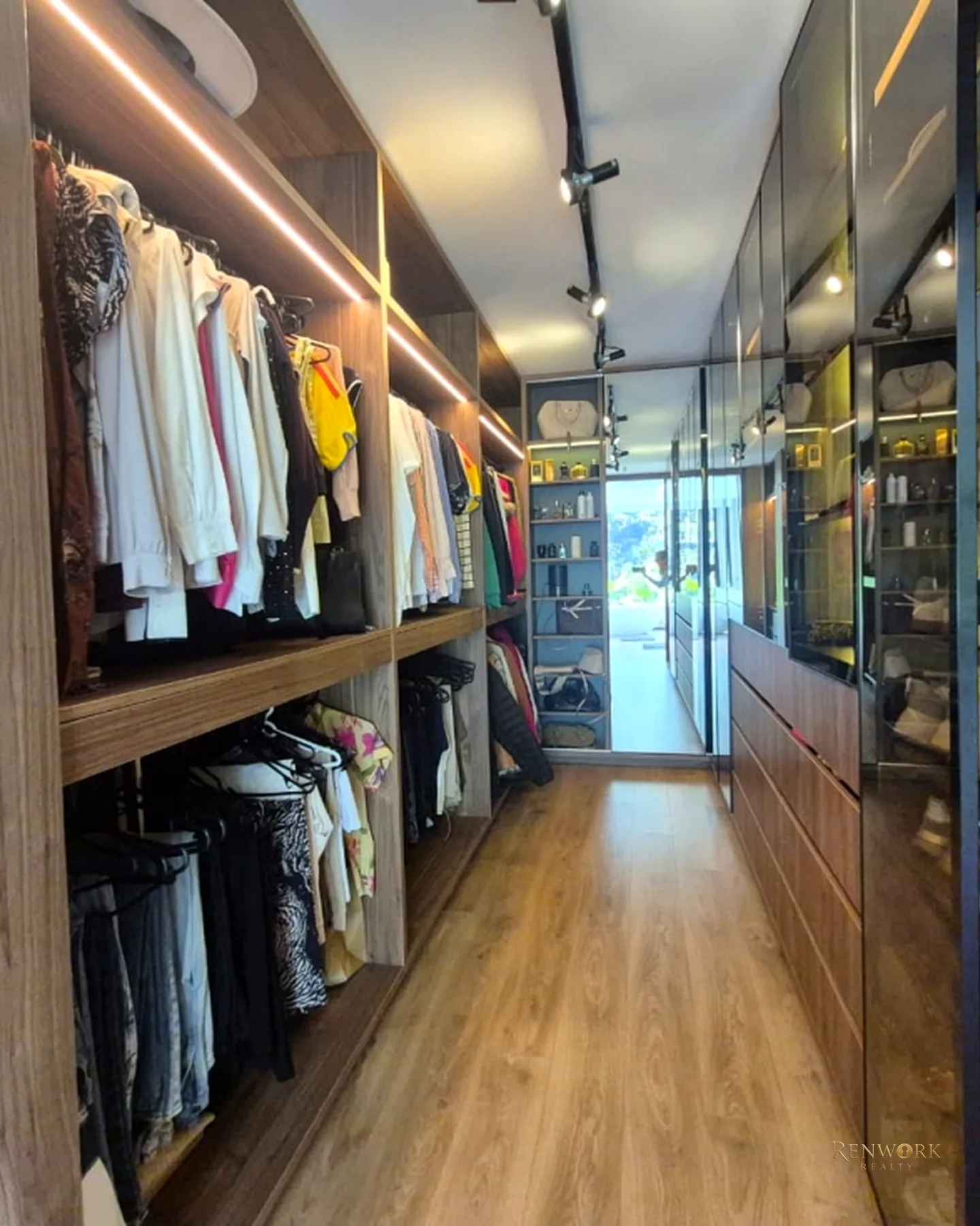 MANSIÓN DE LUJO INTELIGENTE CON BOSQUE NATIVO Y CLUB HOUSE - LA CEJA · foto 18
