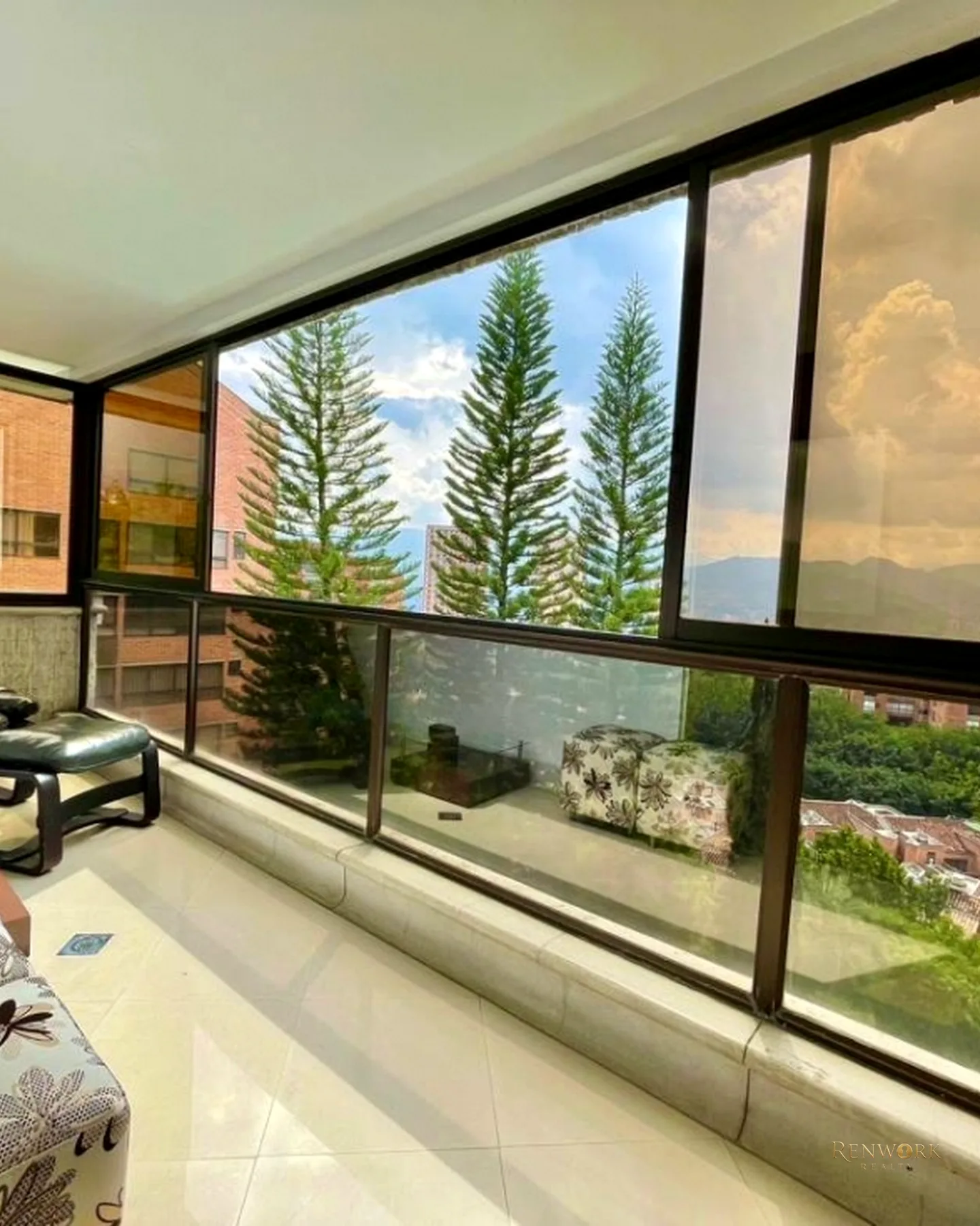 MEDELLIN, APT.POBLADO.DIVISA.4HBBÑ Y VESTIER C/U.3SALAS,3PQD.H.SERV · foto 11