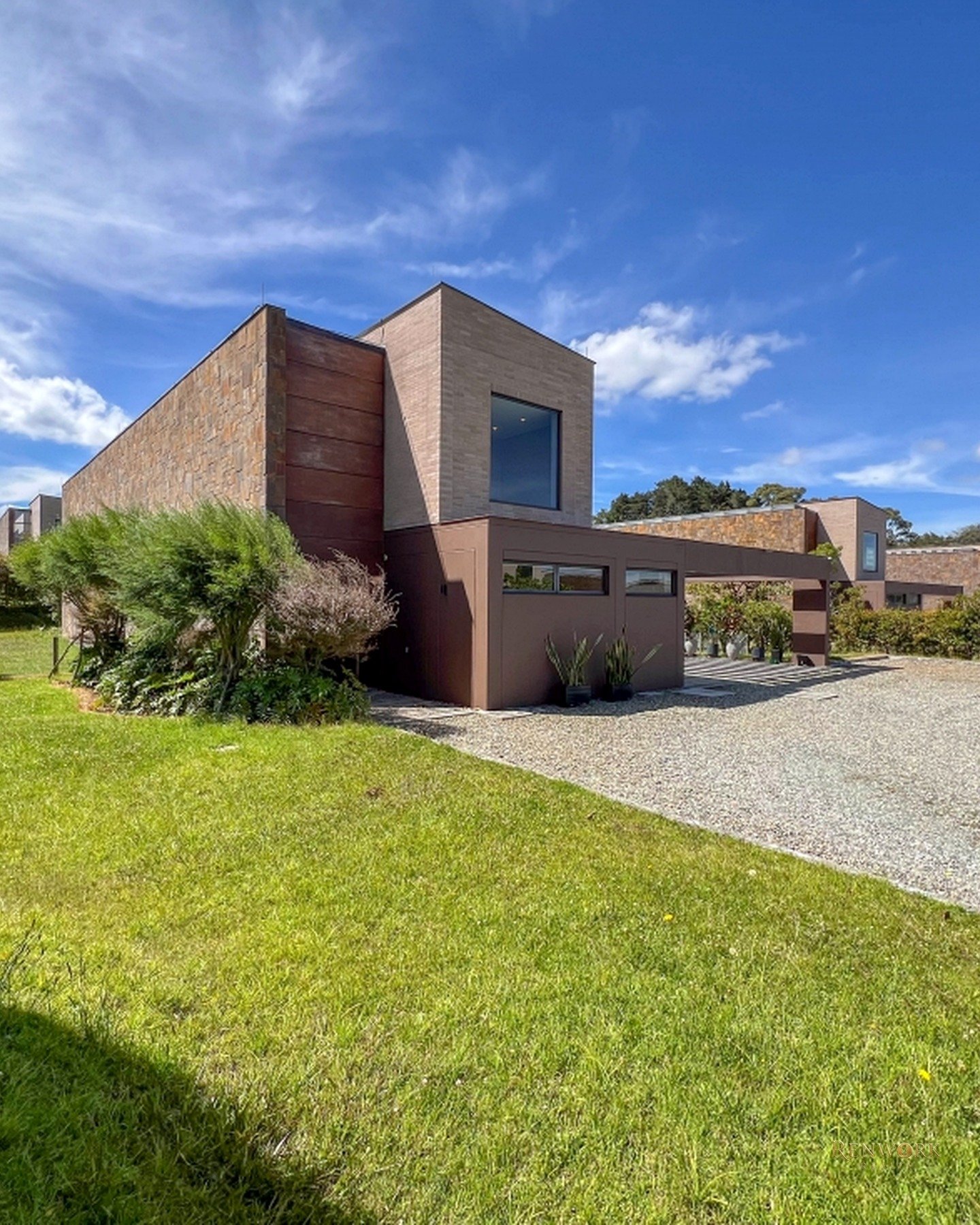 Vista de MODERNA CASA EN VENTA EN ALTO DE PALMAS