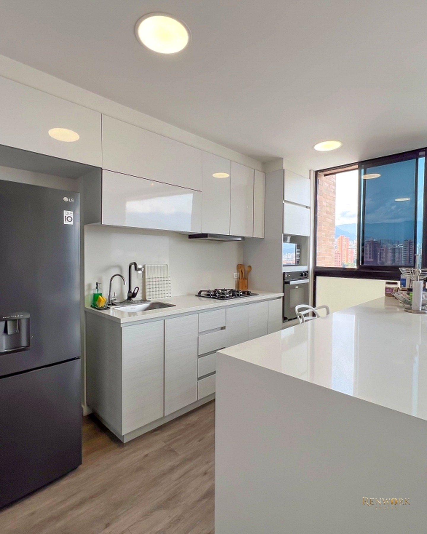 MODERNO APARTAMENTO POBLADO CASTROPOL, AMOBLADO · foto 5