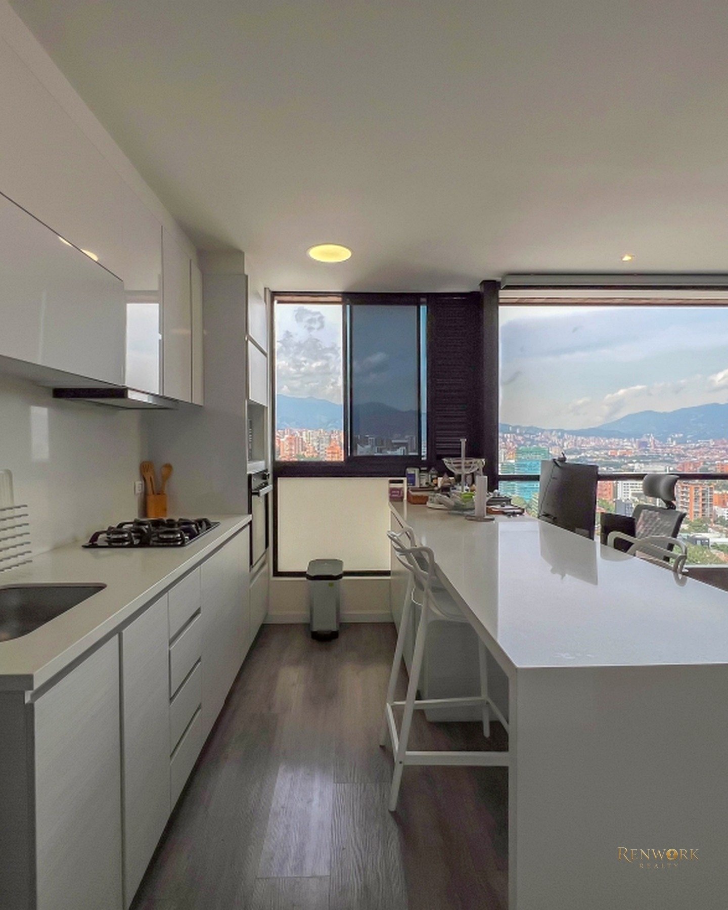 MODERNO APARTAMENTO POBLADO CASTROPOL, AMOBLADO · foto 7