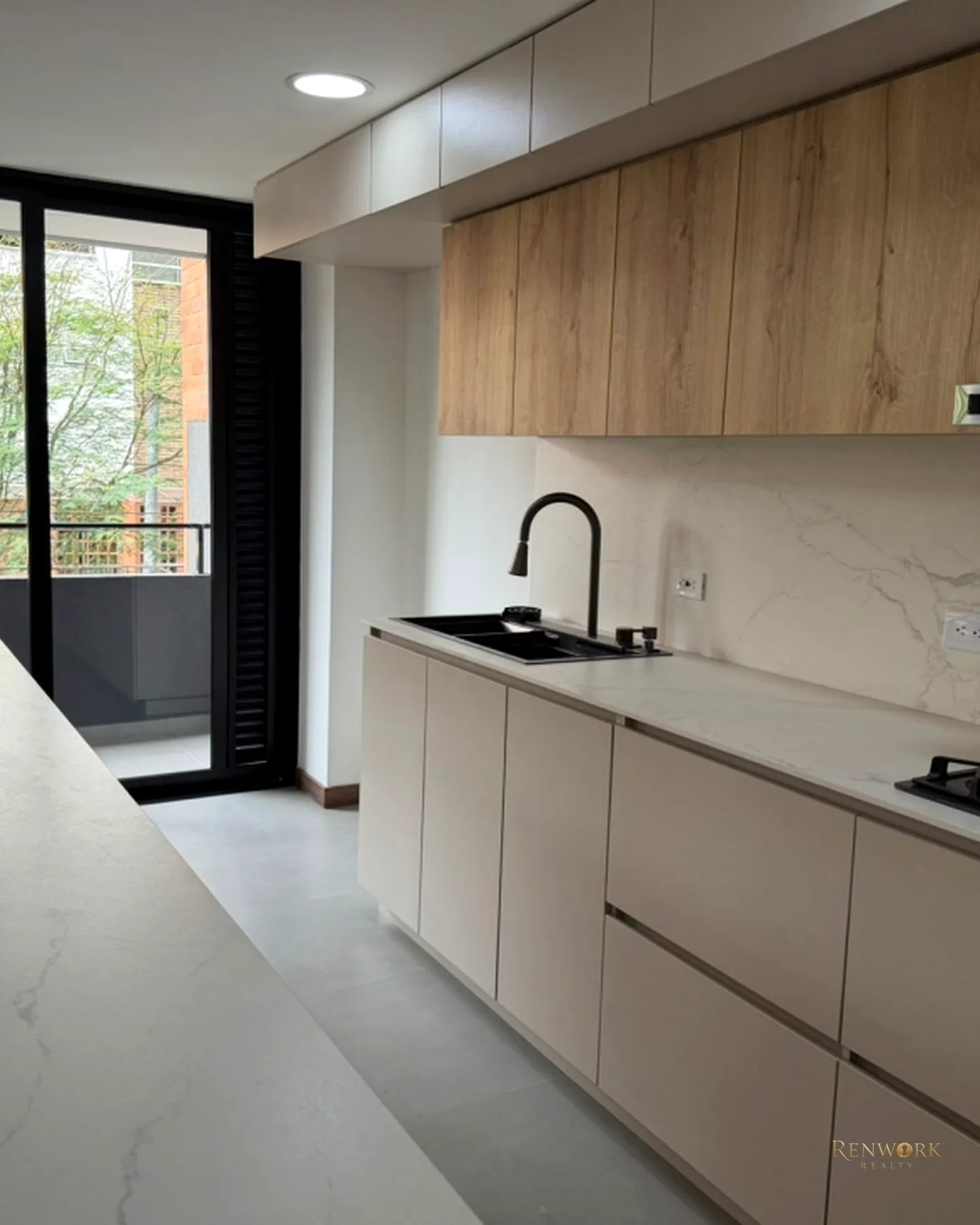 ¡PARA ESTRENAR! AMPLIO APARTAMENTO CON TERRAZA EN LAURELES · foto 3