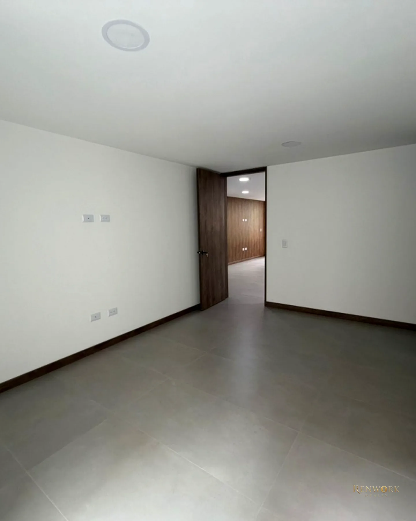 ¡PARA ESTRENAR! AMPLIO APARTAMENTO CON TERRAZA EN LAURELES · foto 4