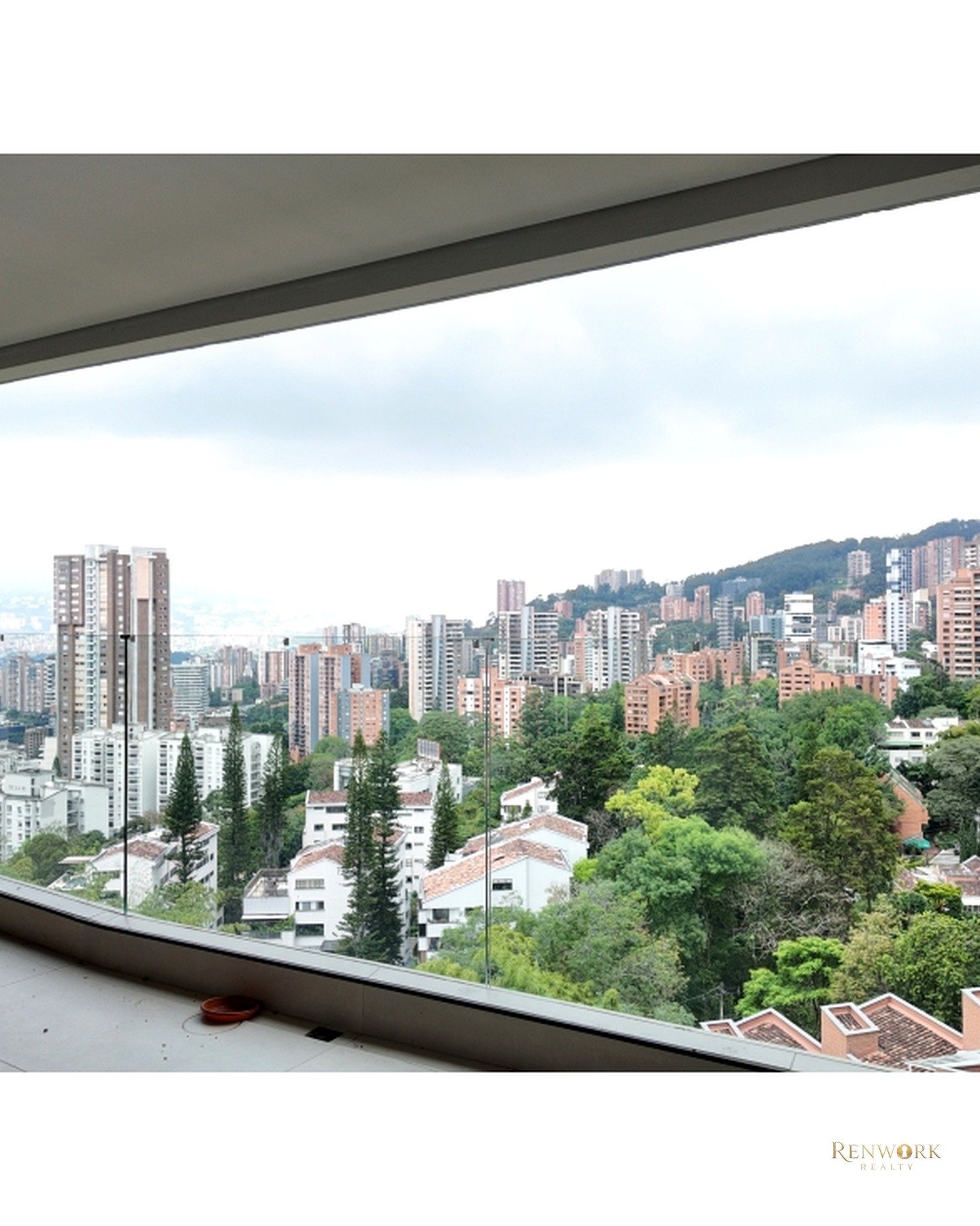 PENT HOUSE EN VENTA EL POBLADO CERCA AL TESORO · foto 1