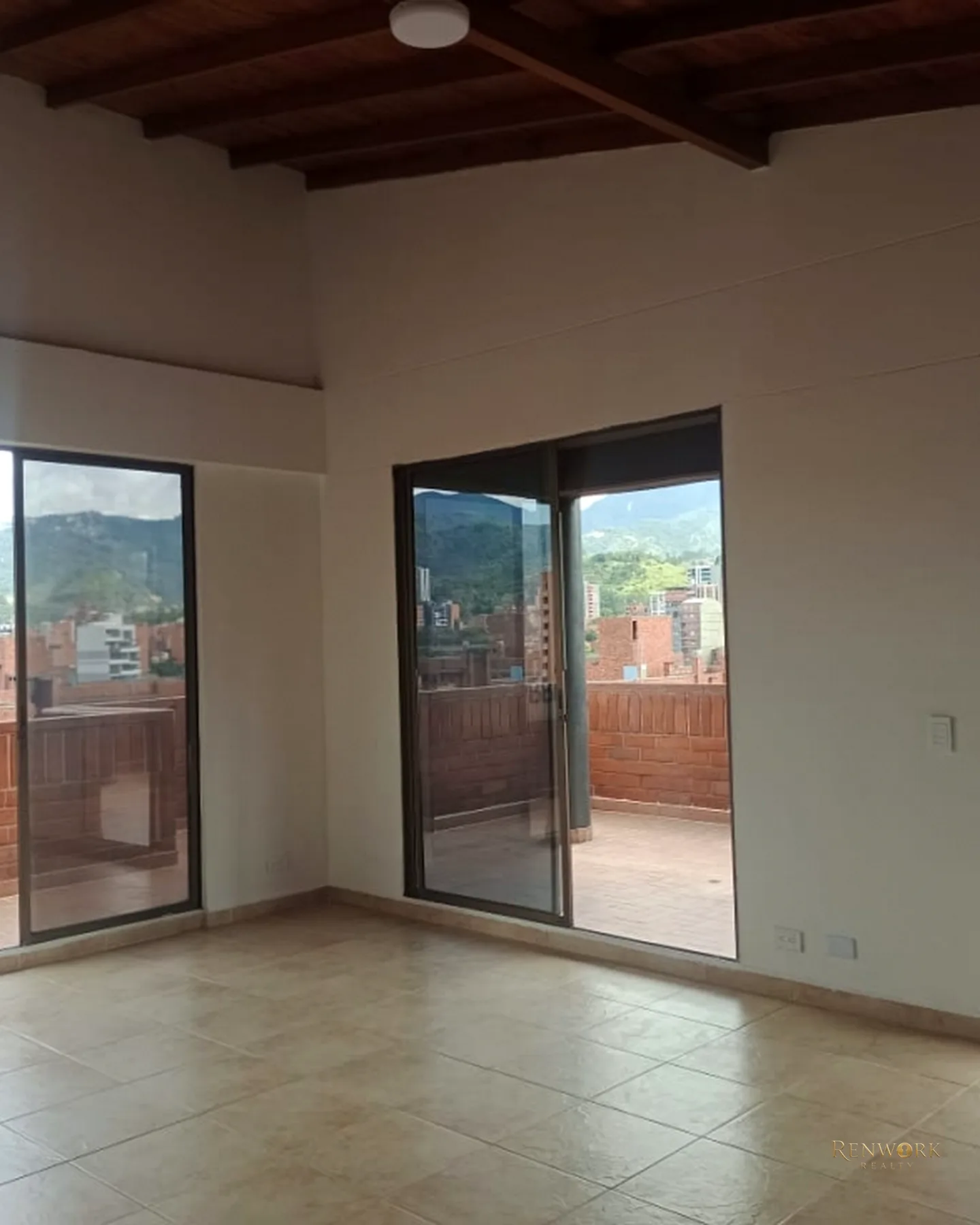 PENTHOUSE CERCA A VIVA LAURELES CON EXCELENTE VISTA · foto 1