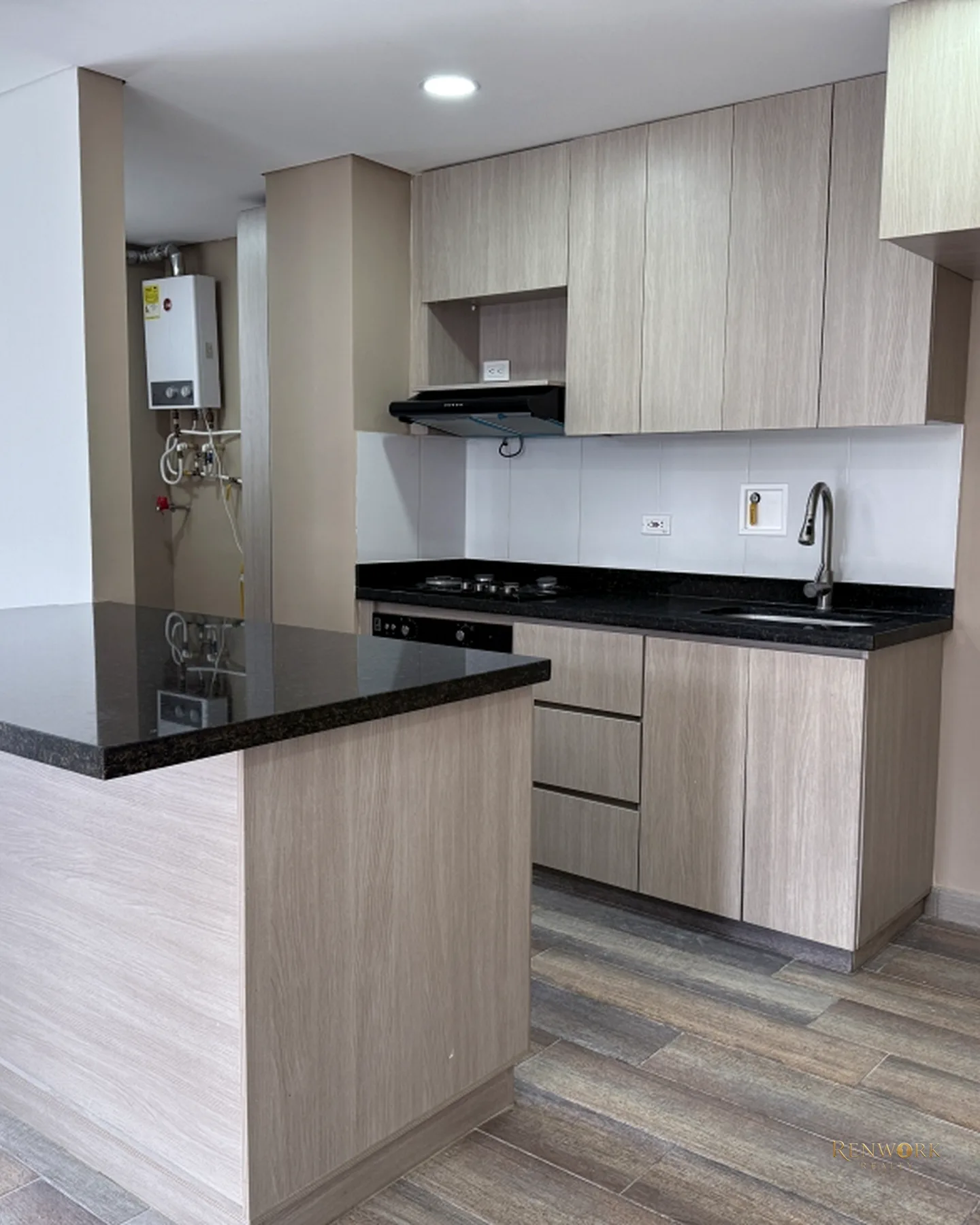 PENTHOUSE DUPLEX EN VENTA EN SABANETA, POR LA DOCTORA (ZONA PLANA) · foto 1