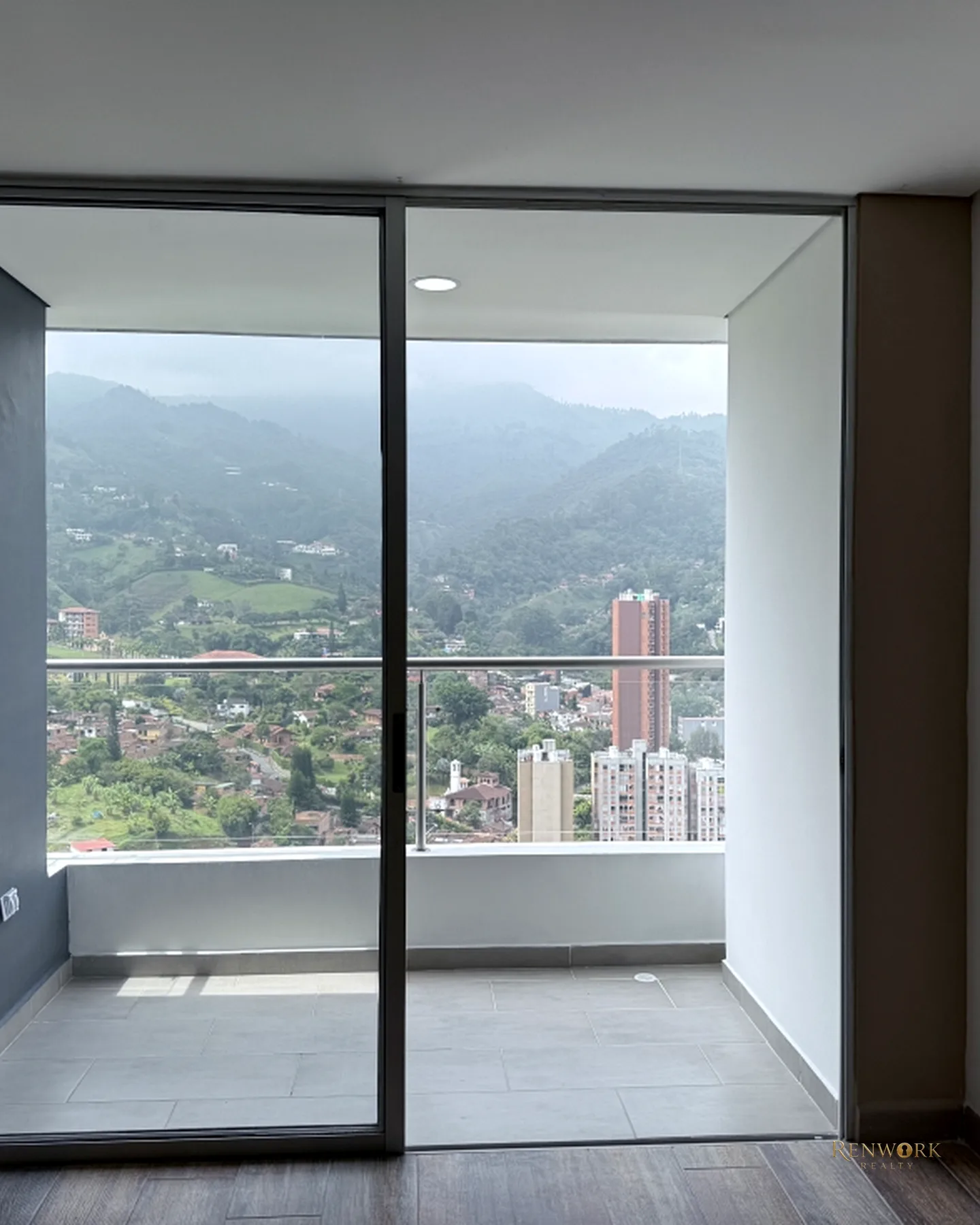 PENTHOUSE DUPLEX EN VENTA EN SABANETA, POR LA DOCTORA (ZONA PLANA) · foto 14