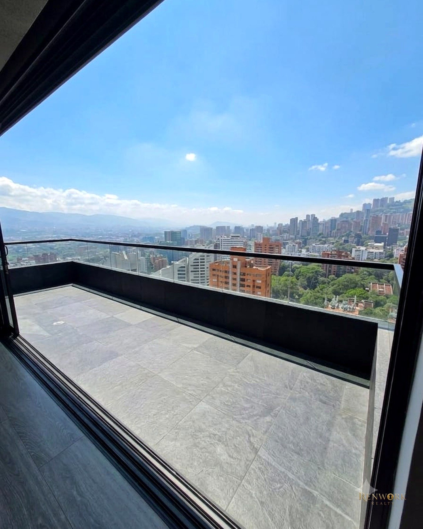 PENTHOUSE DÚPLEX EN VENTA LOS PARRA POBLADO MEDELLÍN