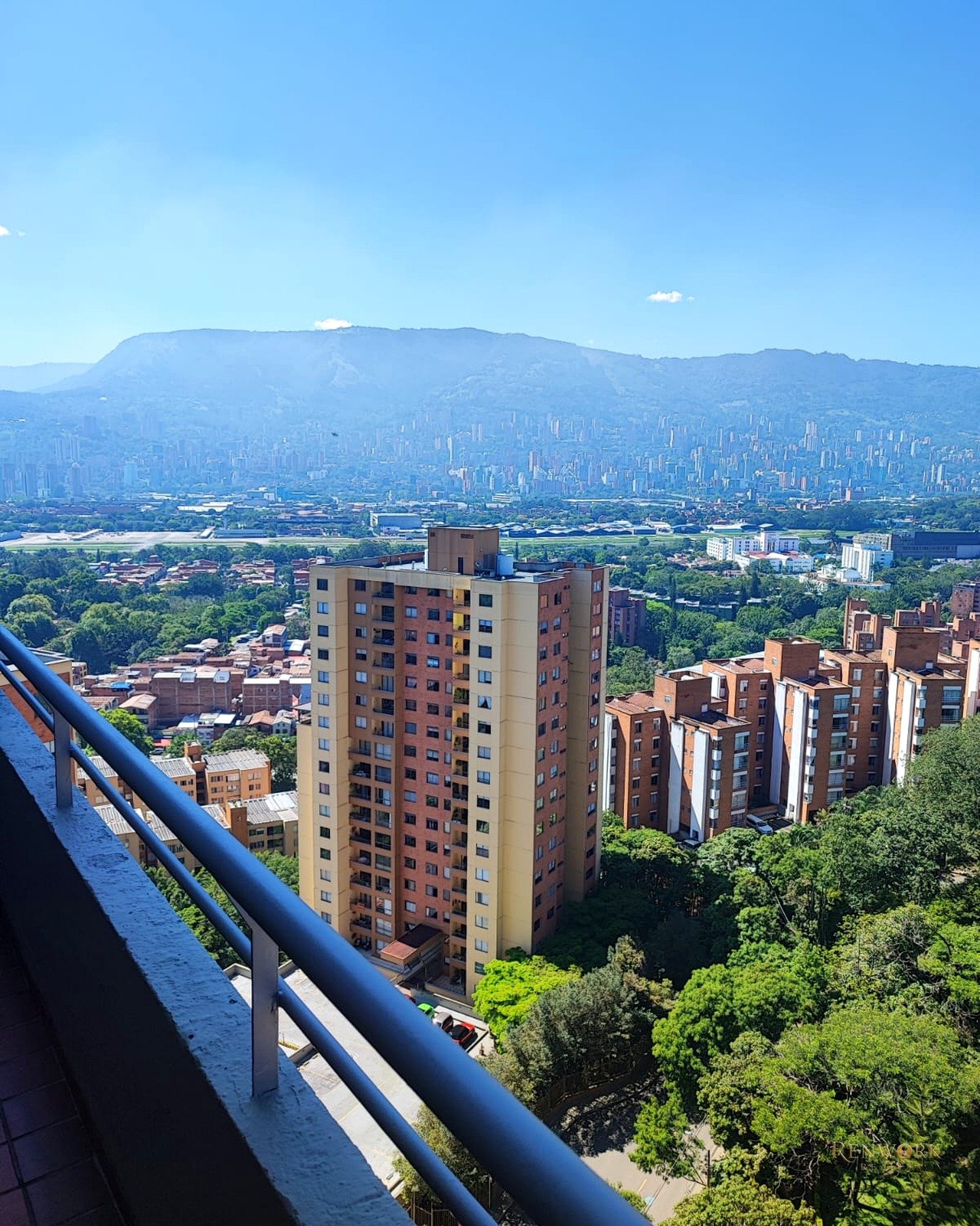 PENTHOUSE PARA LA VENTA MEDELLIN LOMA DE LOS BERNAL · foto 7