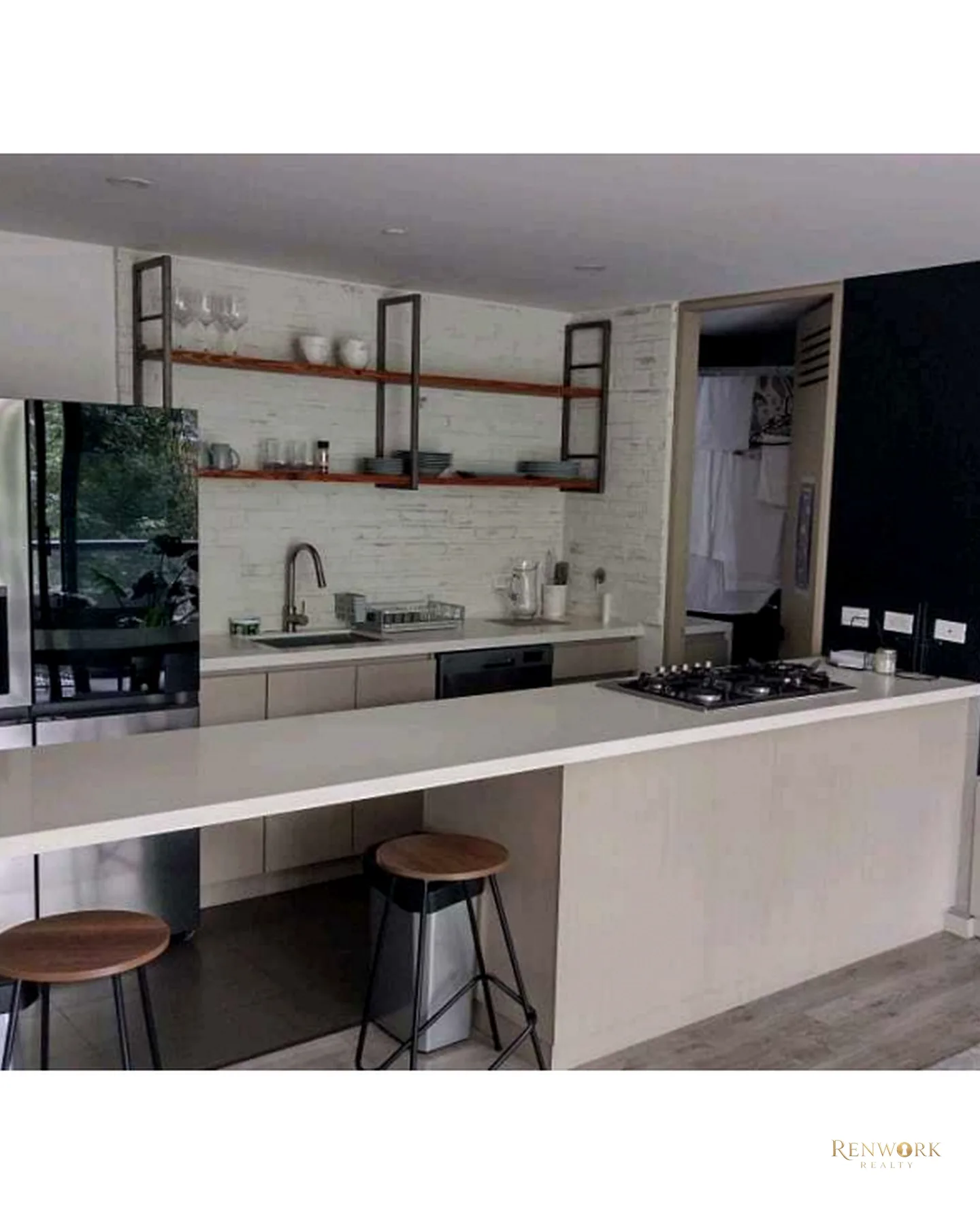 POBLADO(LA SUPERIOR) ,EXCLUSIVO APTO, GRAN BALCÓN ILUMINADO, 2 ALCOBAS · foto 3