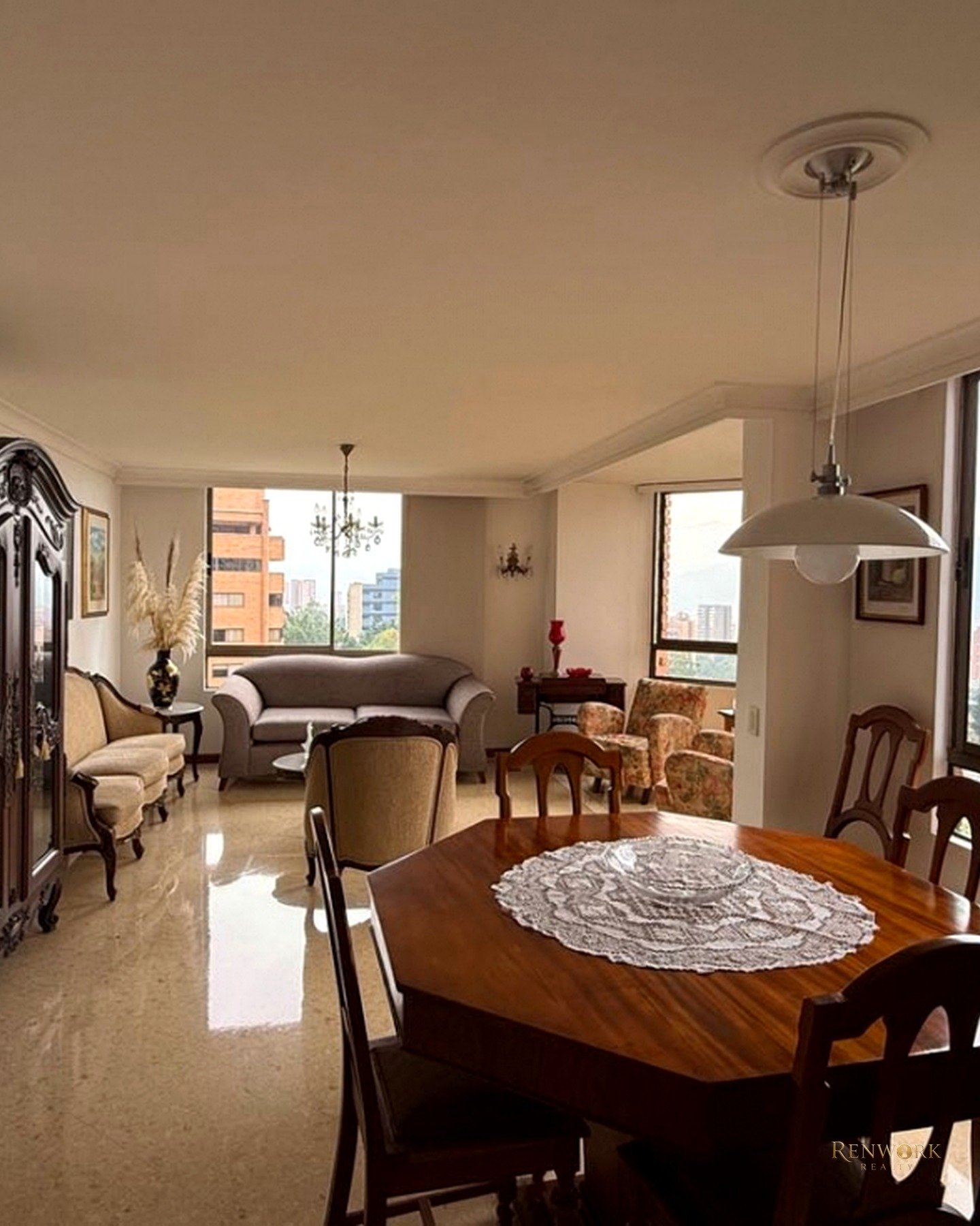 Vista de [RM] VENTA APARTAMENTO LOMA EL TESORO POBLADO, MEDELLÍN