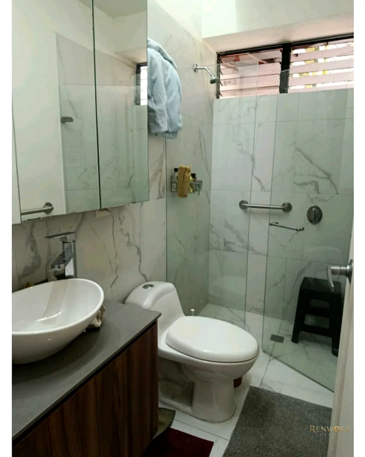 SE VENDE AMPLIO Y TRADICIONAL APTO LAURELES,REMODELADO 2 BALCONES. · foto 17