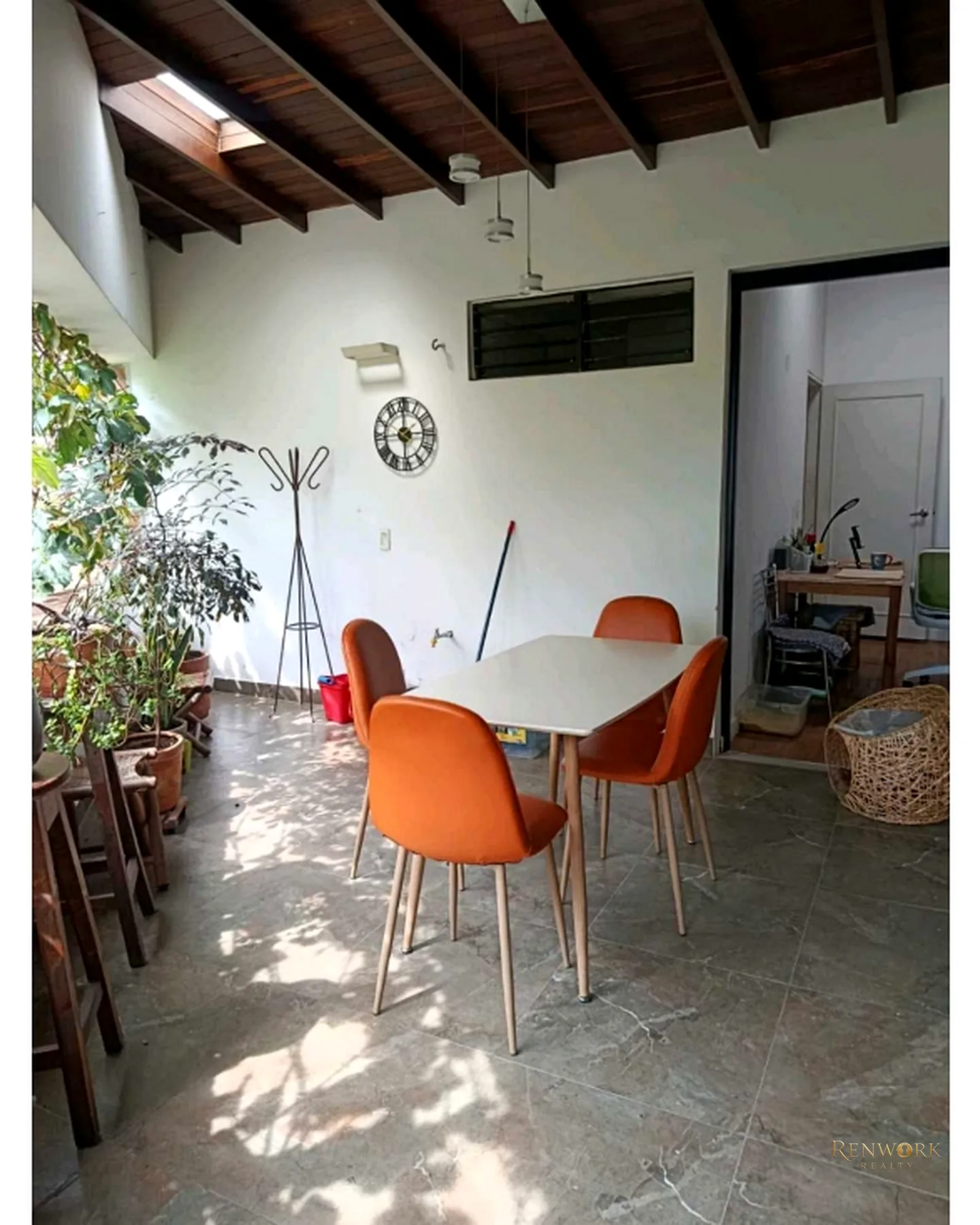 SE VENDE AMPLIO Y TRADICIONAL APTO LAURELES,REMODELADO 2 BALCONES. · foto 19