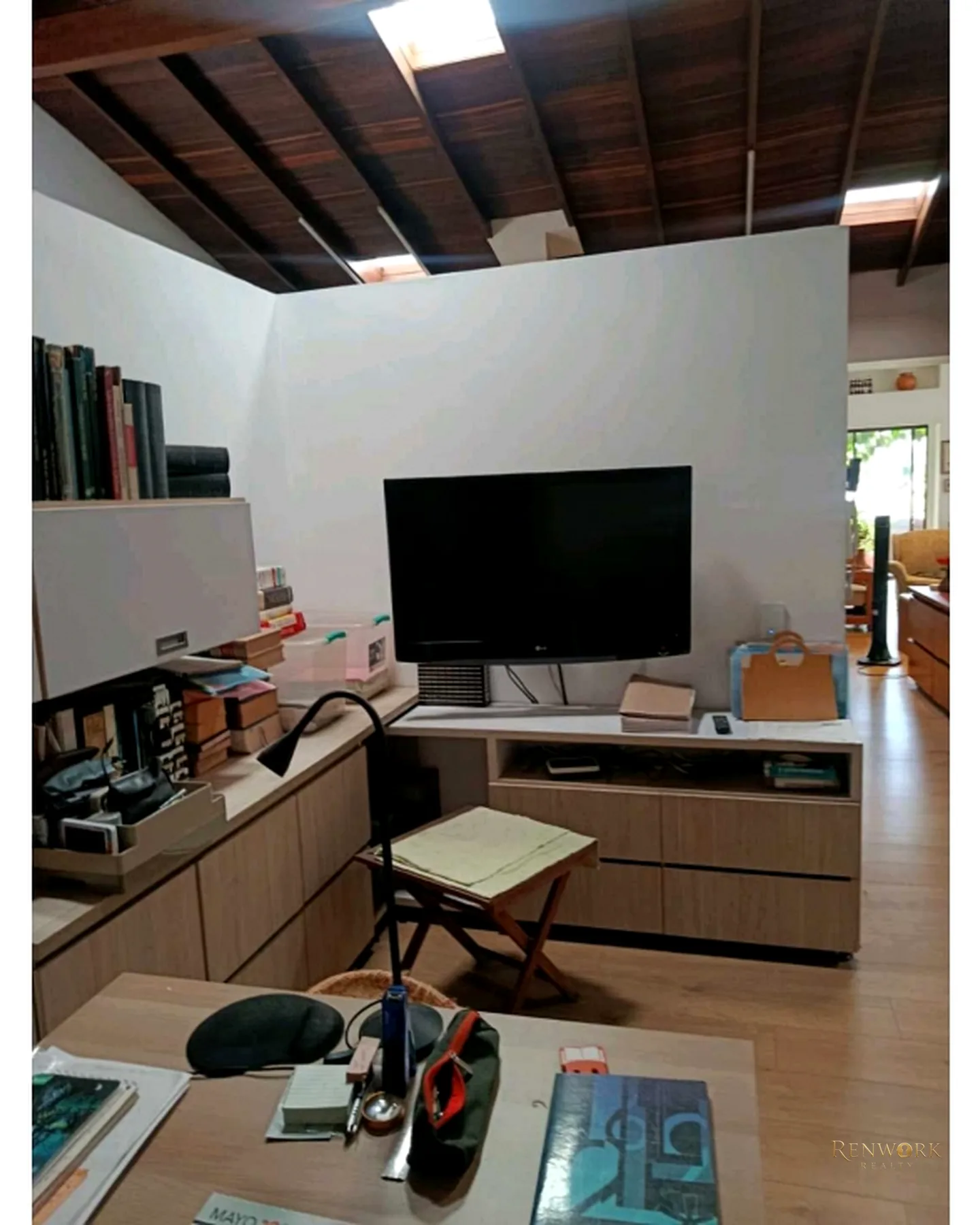 SE VENDE AMPLIO Y TRADICIONAL APTO LAURELES,REMODELADO 2 BALCONES. · foto 7