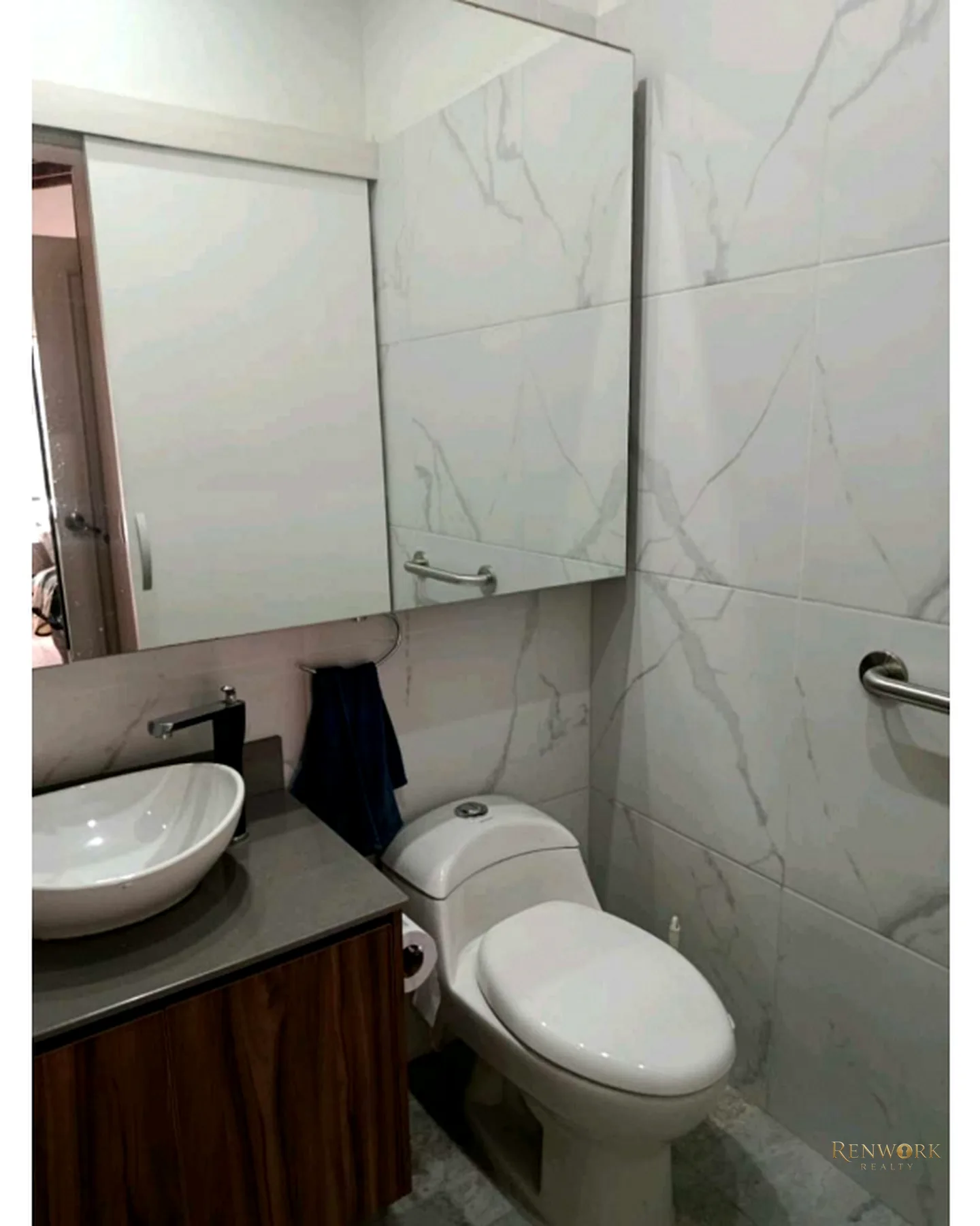 SE VENDE AMPLIO Y TRADICIONAL APTO LAURELES,REMODELADO 2 BALCONES. · foto 16