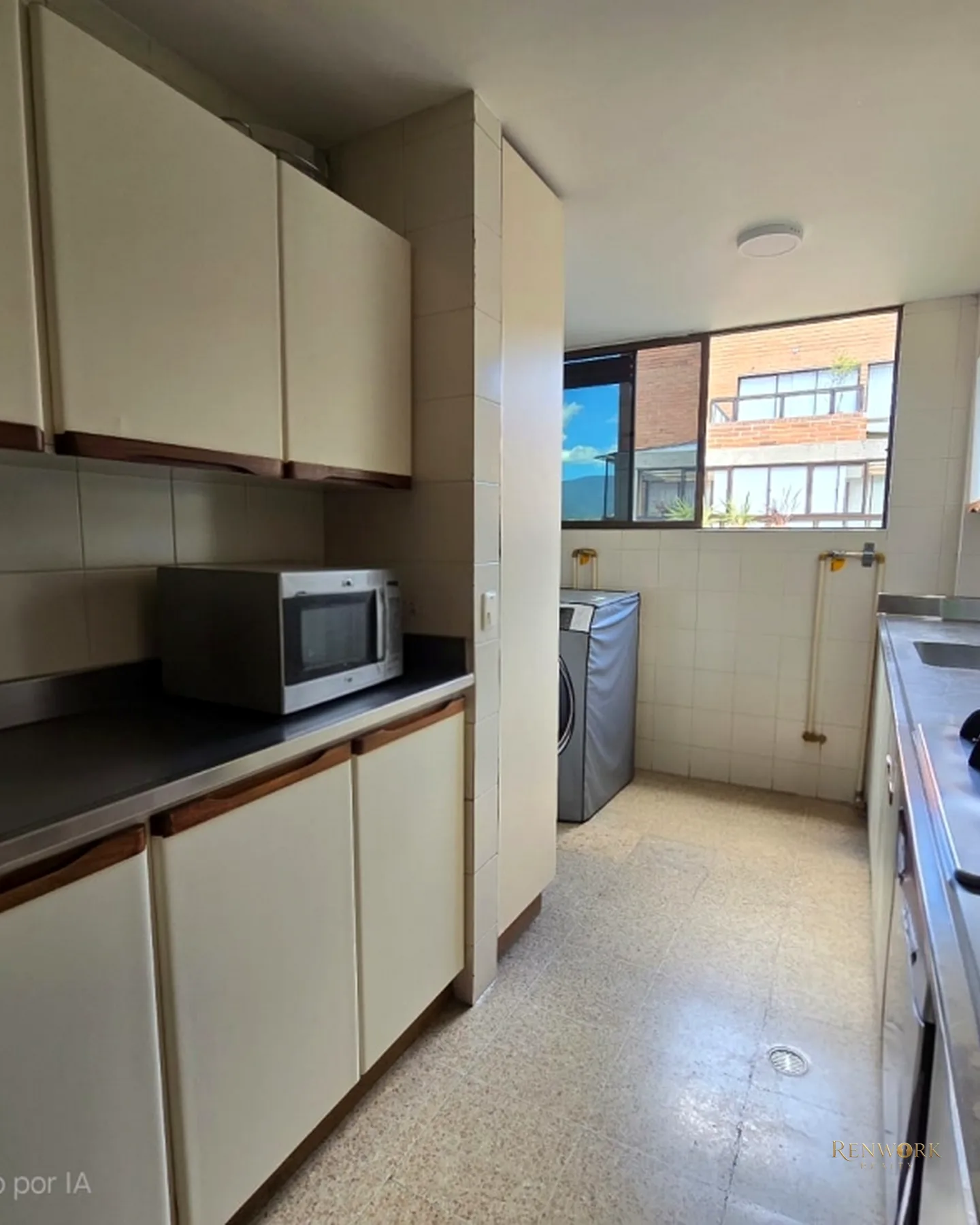 SE VENDE APARTAMENTO, 1 CUADRA DE AV. POBLADO 133MTS · foto 7