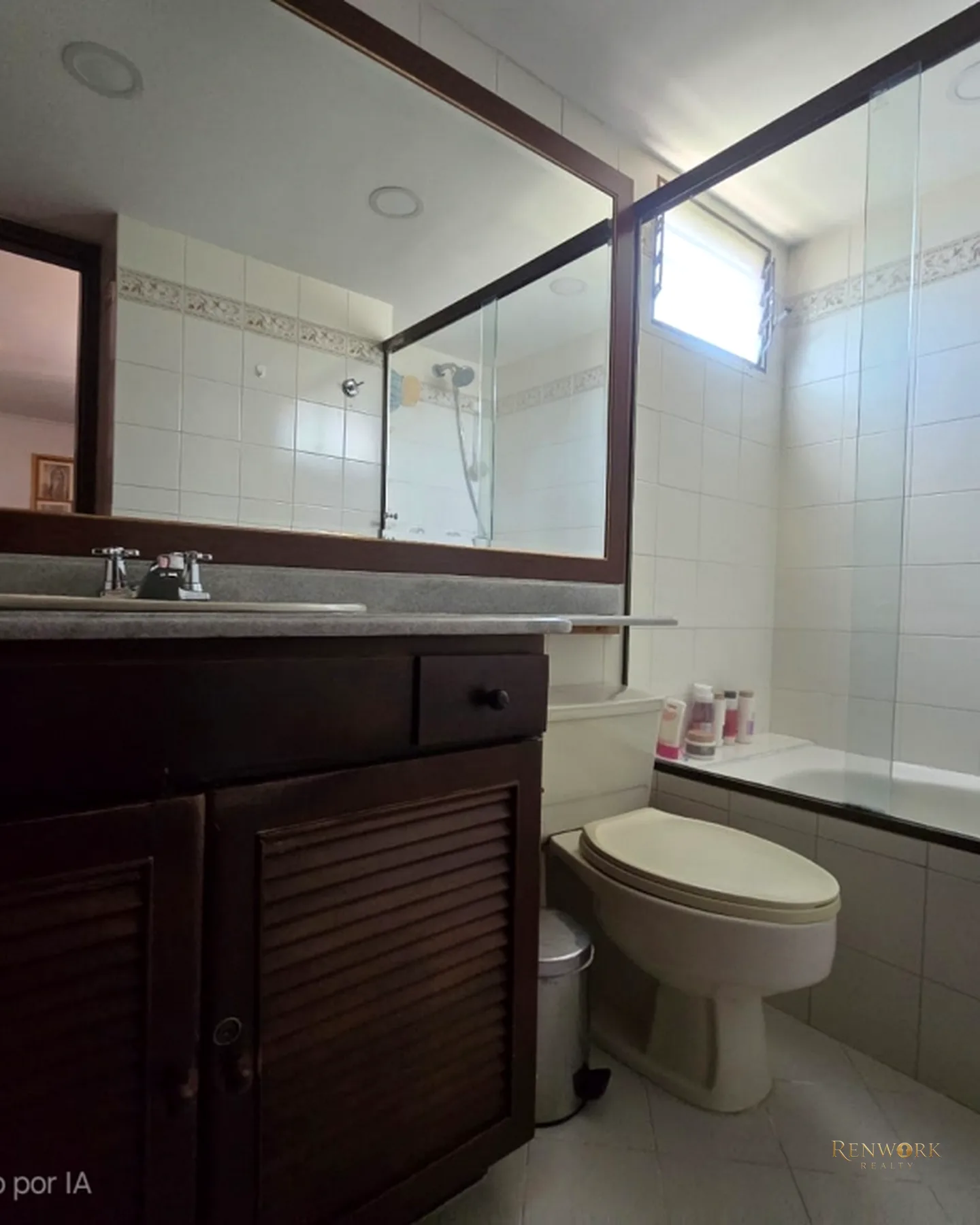 SE VENDE APARTAMENTO, 1 CUADRA DE AV. POBLADO 133MTS · foto 18