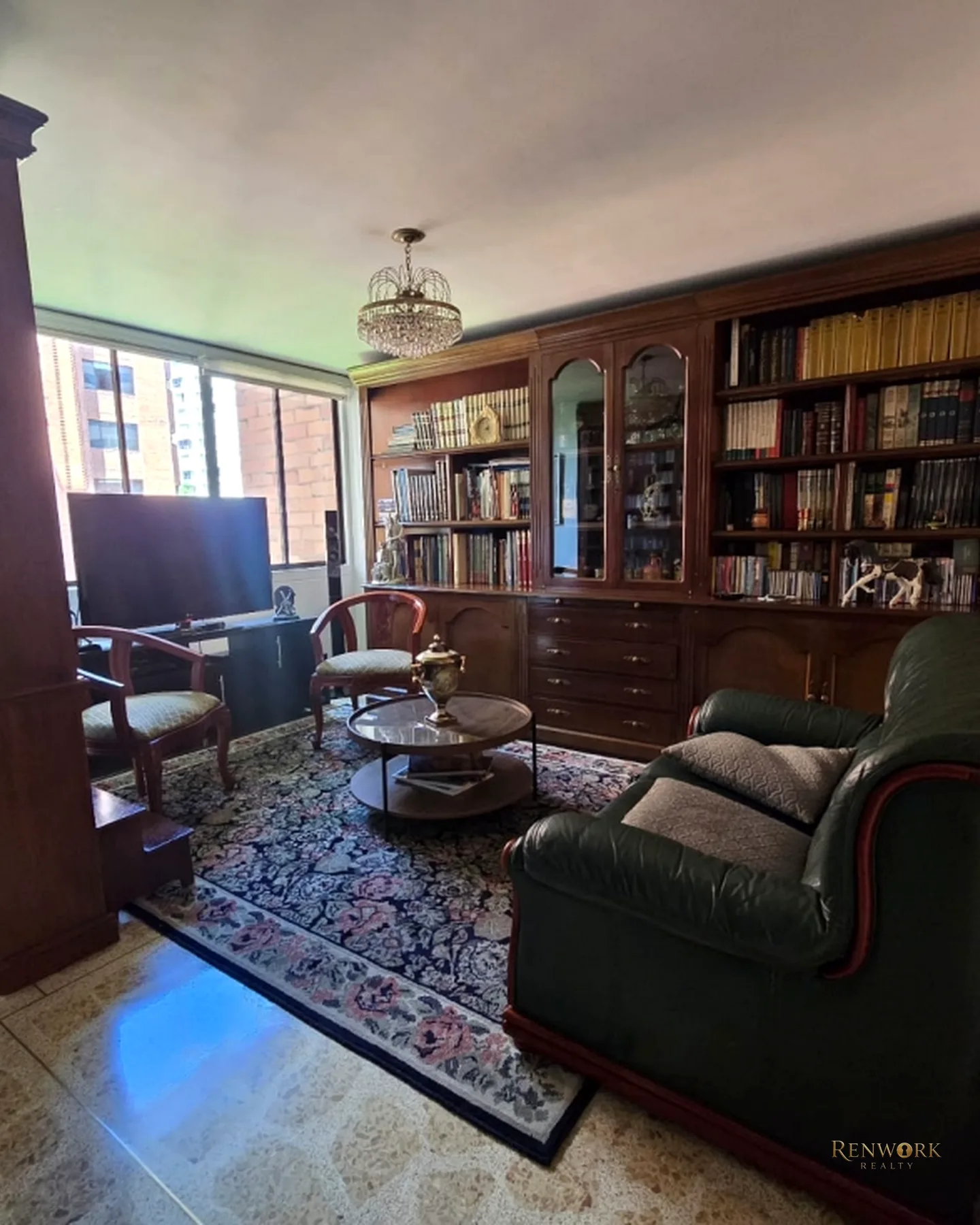 SE VENDE APARTAMENTO, 1 CUADRA DE AV. POBLADO 133MTS · foto 5
