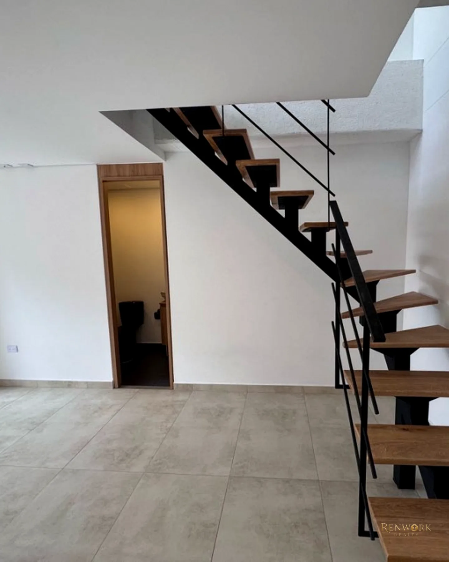 SE VENDE APARTAMENTO AMOBLADO DUPLEX. RENTAS CORTAS AIRBNB. LAURELES · foto 8
