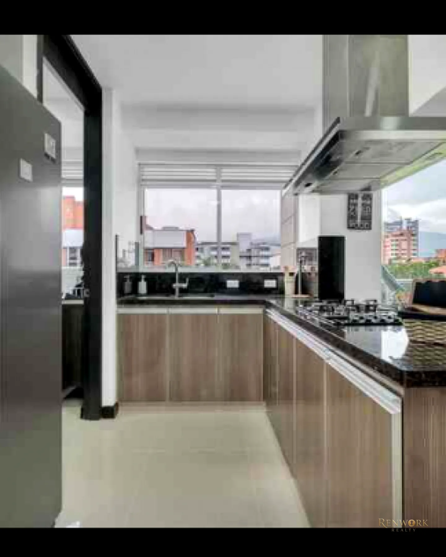 SE VENDE APARTAMENTO EN LAURELES CENTRAL · foto 6