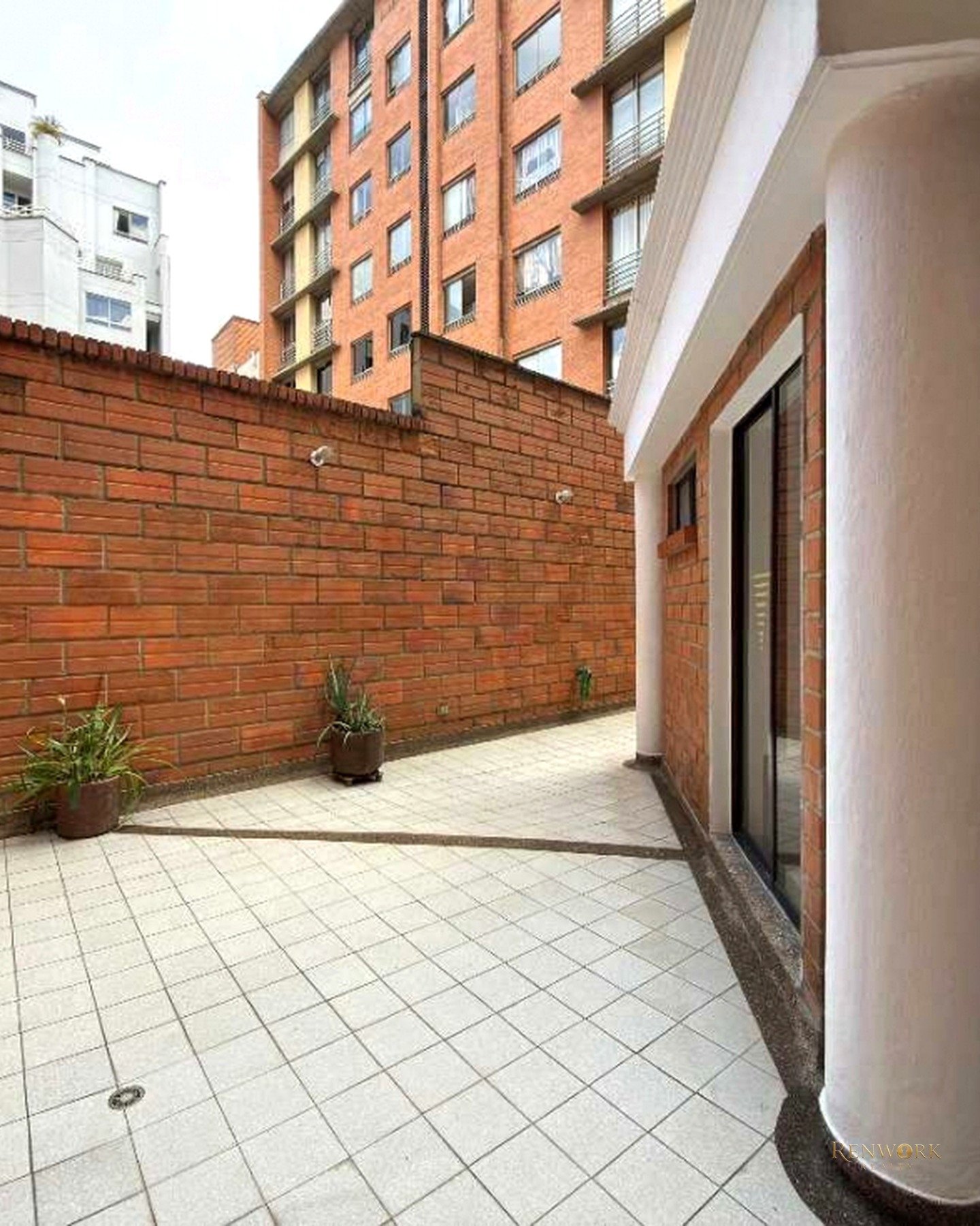 SE VENDE APARTAMENTO EN LAURELES · foto 3