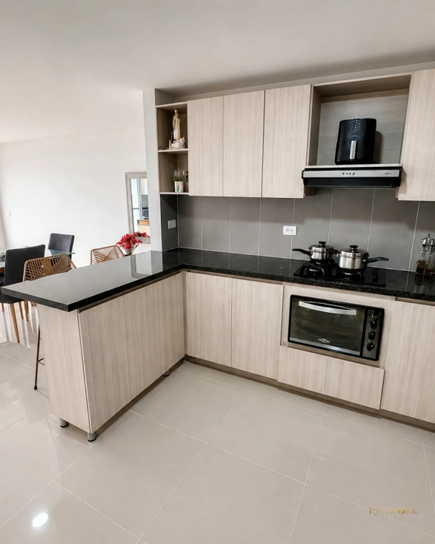 SE VENDE APARTAMENTO EN SECTOR SEÑORIAL EN ENVIGADO 110MTS · foto 3