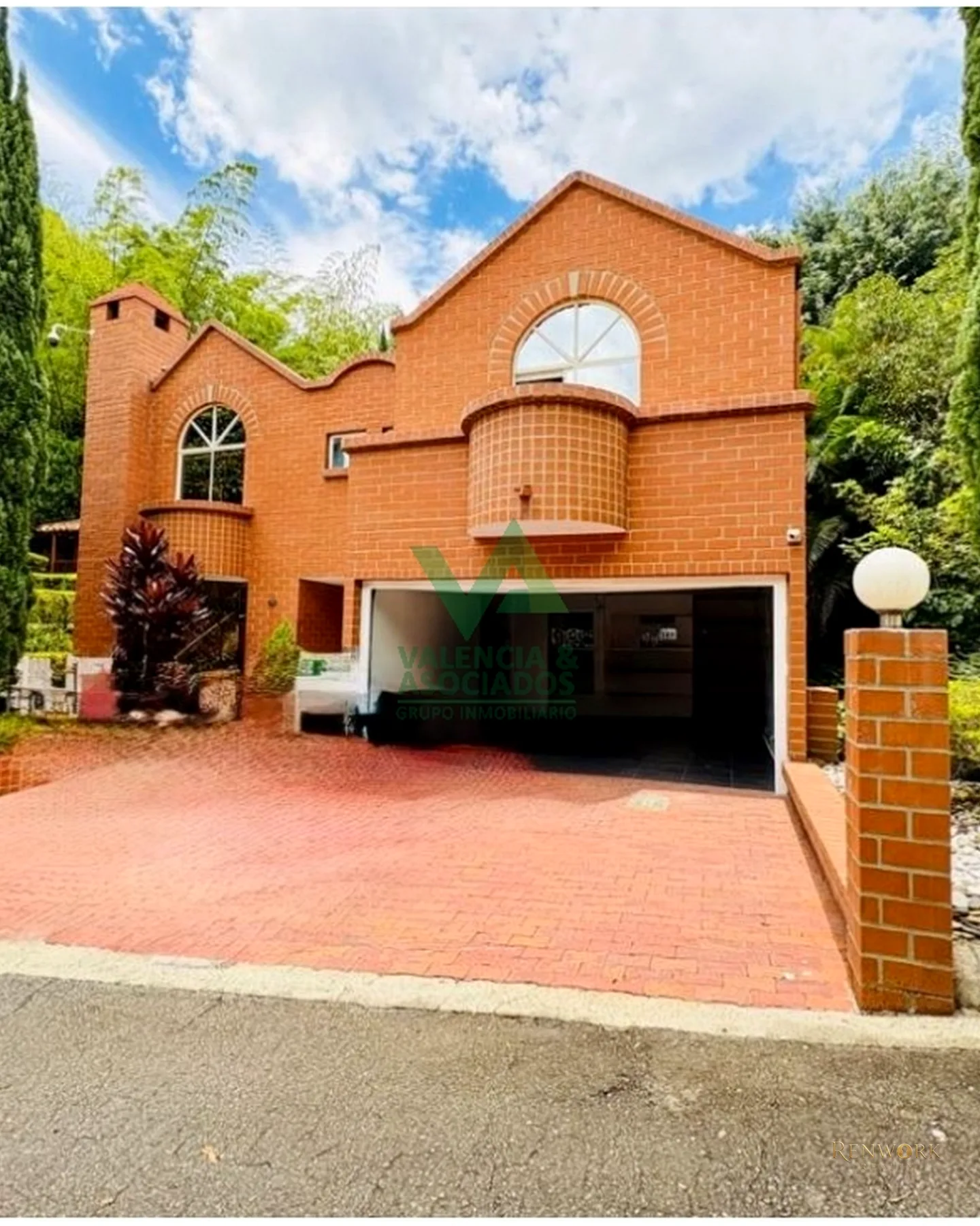SE VENDE CASA EN ALTOS DEL POBLADO · foto 1