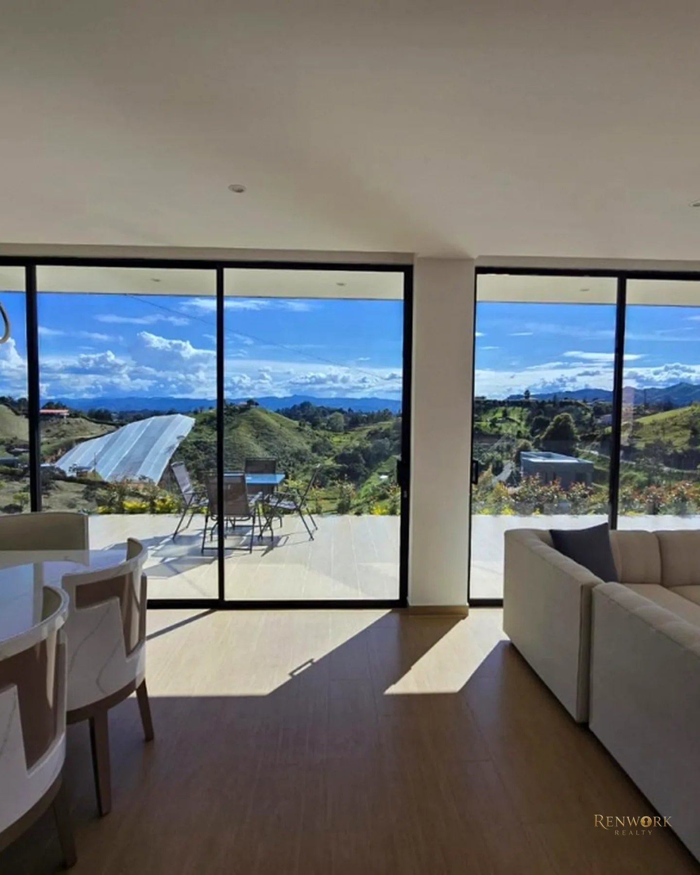 SE VENDE HERMOSA CASA EN EL ORIENTE ANTIOQUEÑO SECTOR SAN VICENTE · foto 2