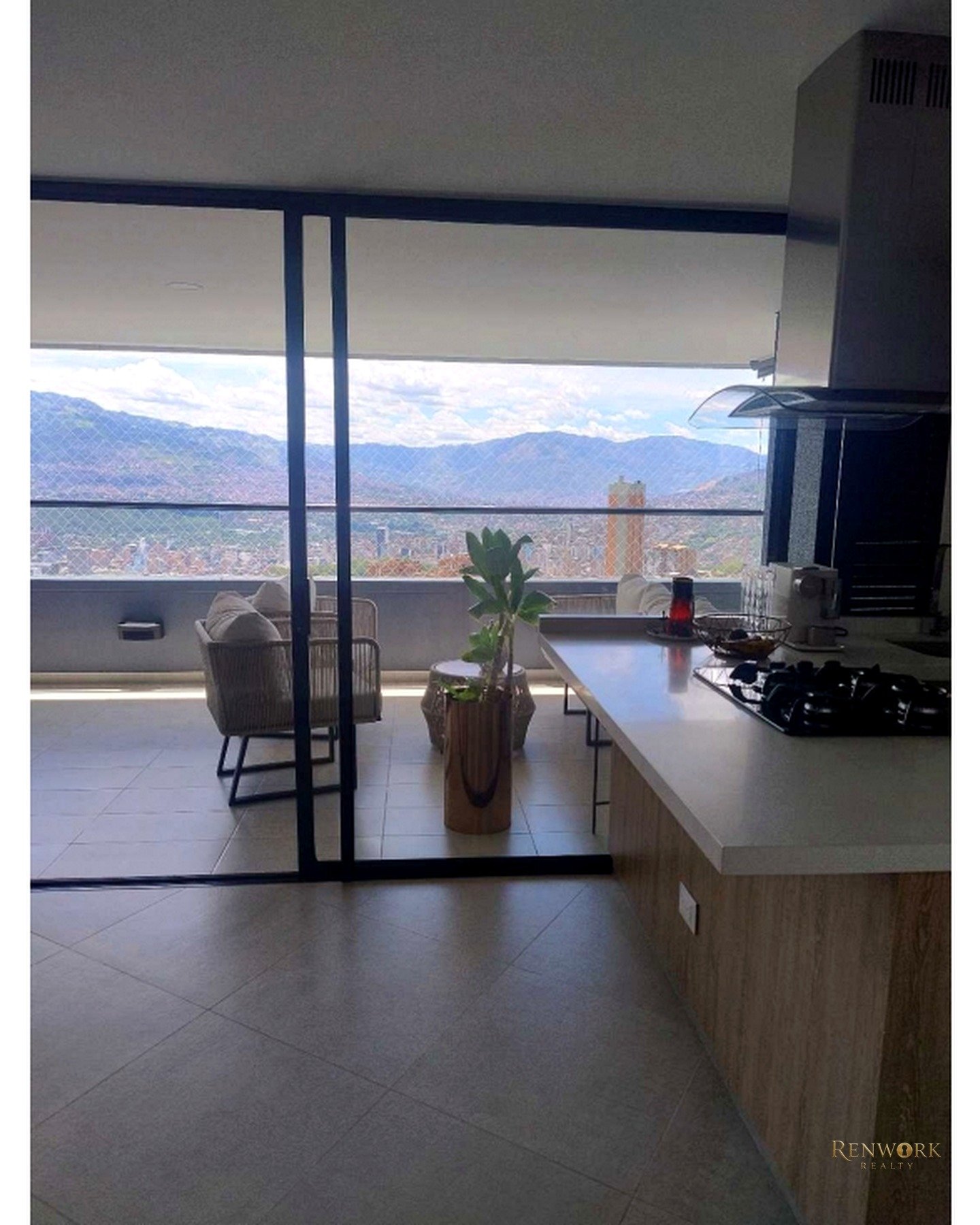 SE VENDE MUY BUEN APTO POBLADO-PALMAS TIERRA GRATA BOSQUE SANTO U.COMP · foto 5
