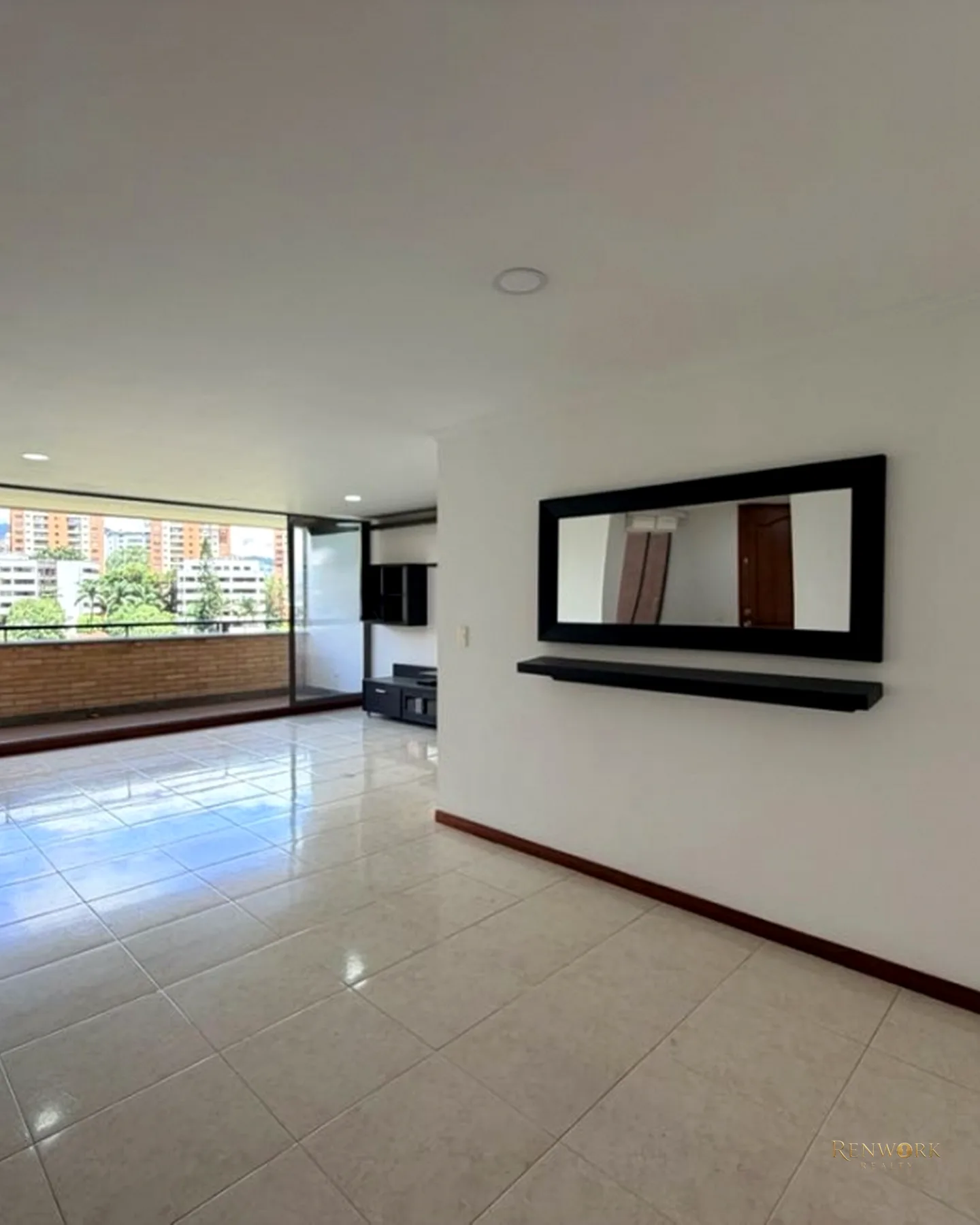 | V E N T A | APARTAMENTO EN EL POBLADO, INFERIOR CON LOS GONZÁLEZ · foto 7