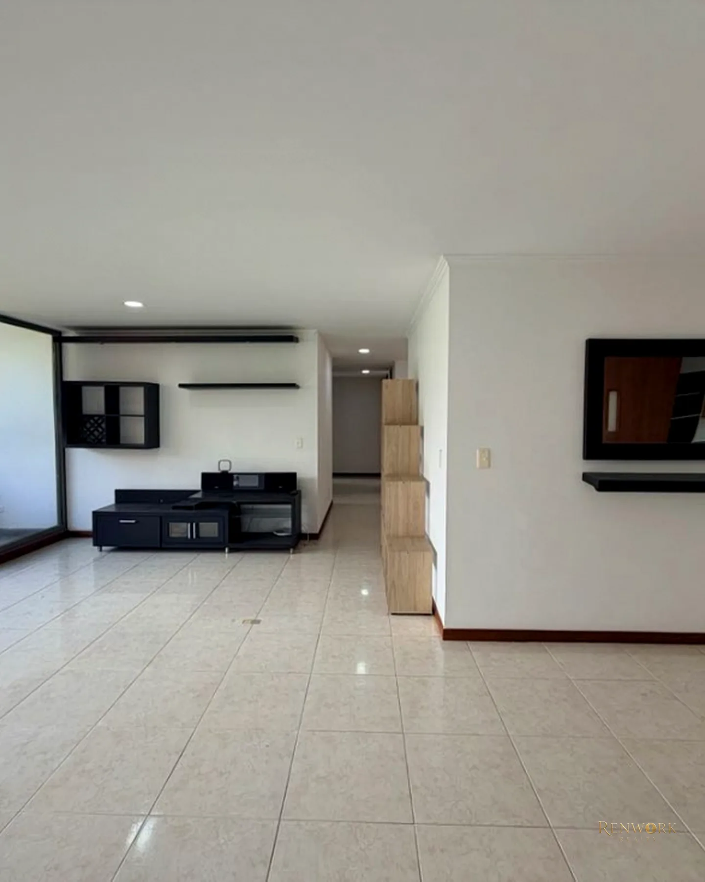 | V E N T A | APARTAMENTO EN EL POBLADO, INFERIOR CON LOS GONZÁLEZ · foto 2