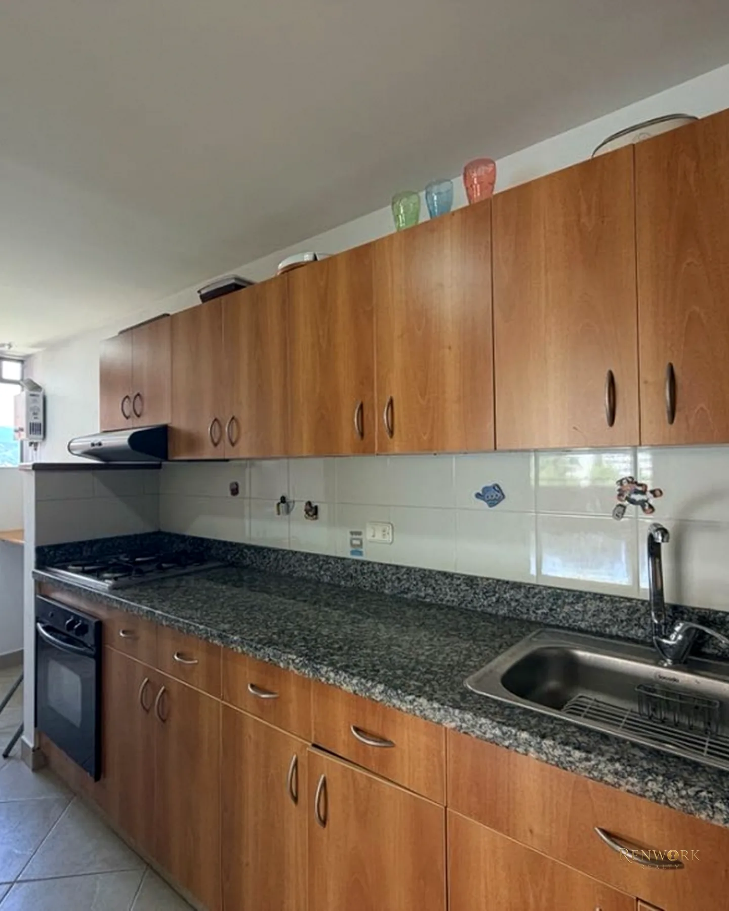 | V E N T A | APARTAMENTO EN EL POBLADO, INFERIOR CON LOS GONZÁLEZ · foto 6