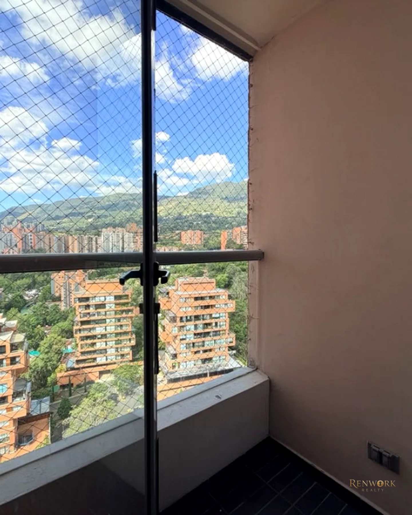 | V E N T A | APARTMENTO EN ENVIGADO, LAS BRUJAS. SÚPER VISTA · foto 17