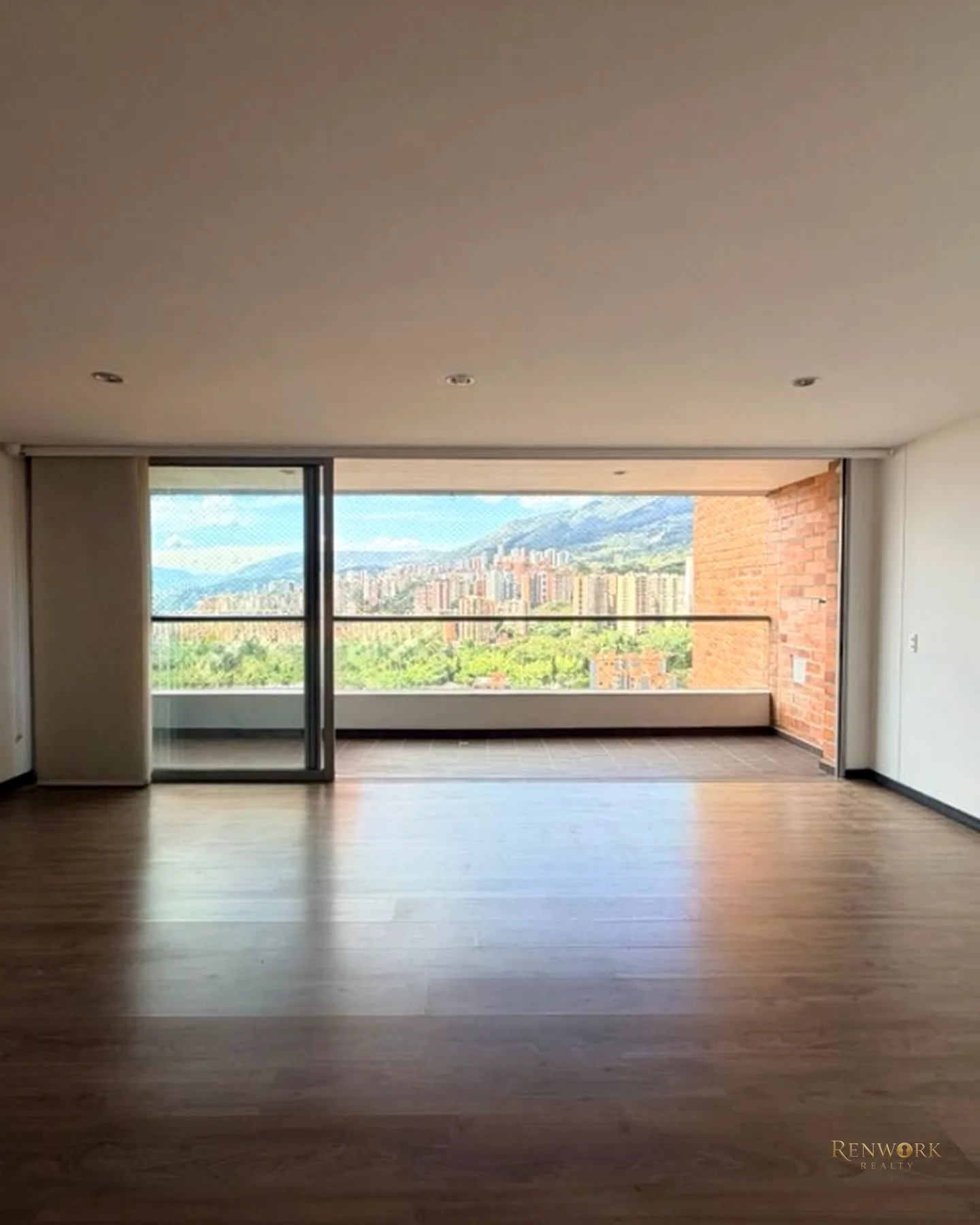| V E N T A | APARTMENTO EN ENVIGADO, LAS BRUJAS. SÚPER VISTA · foto 1