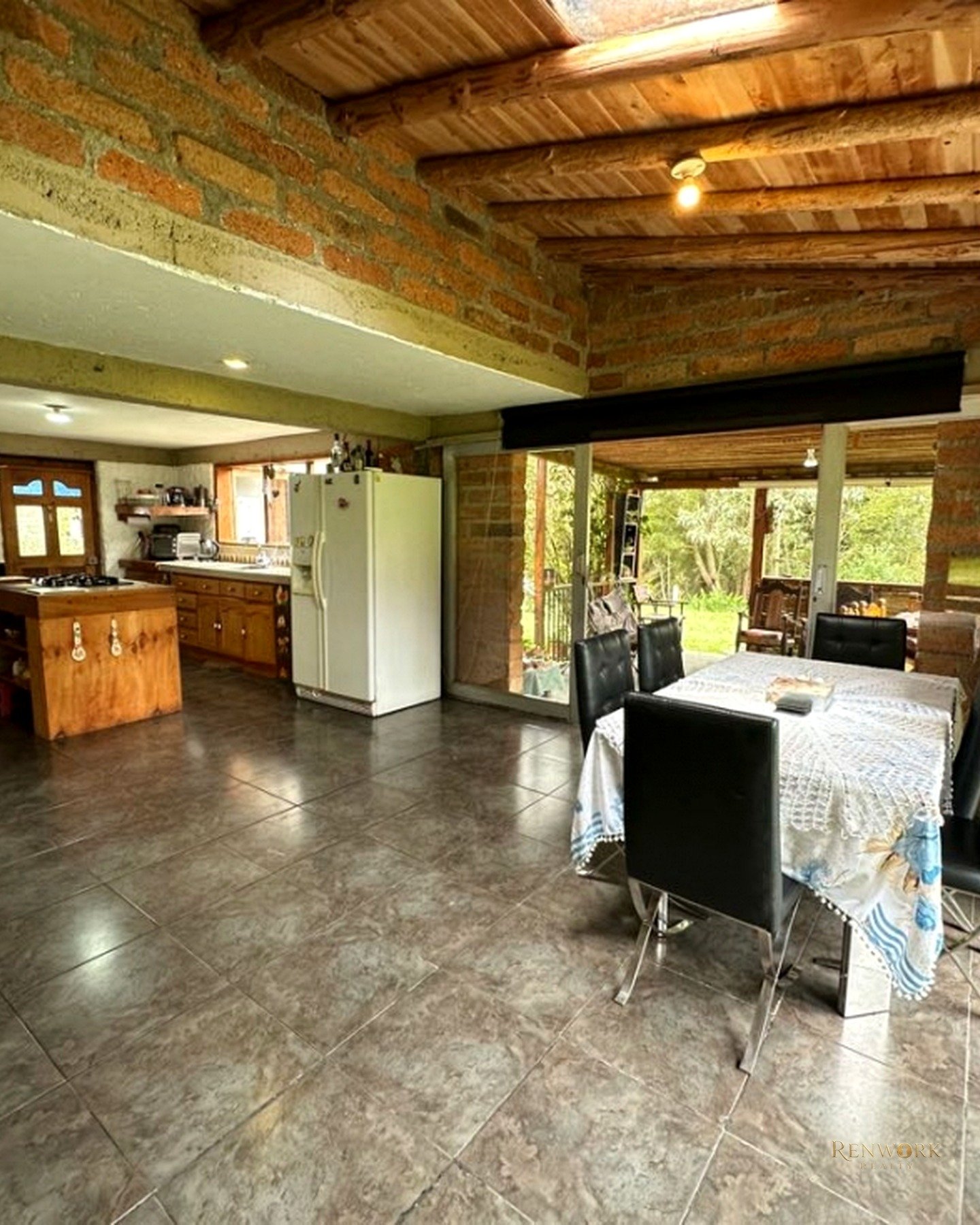 VENDO ACOGEDORA CASA FINCA EN SANTA ELENA · foto 2